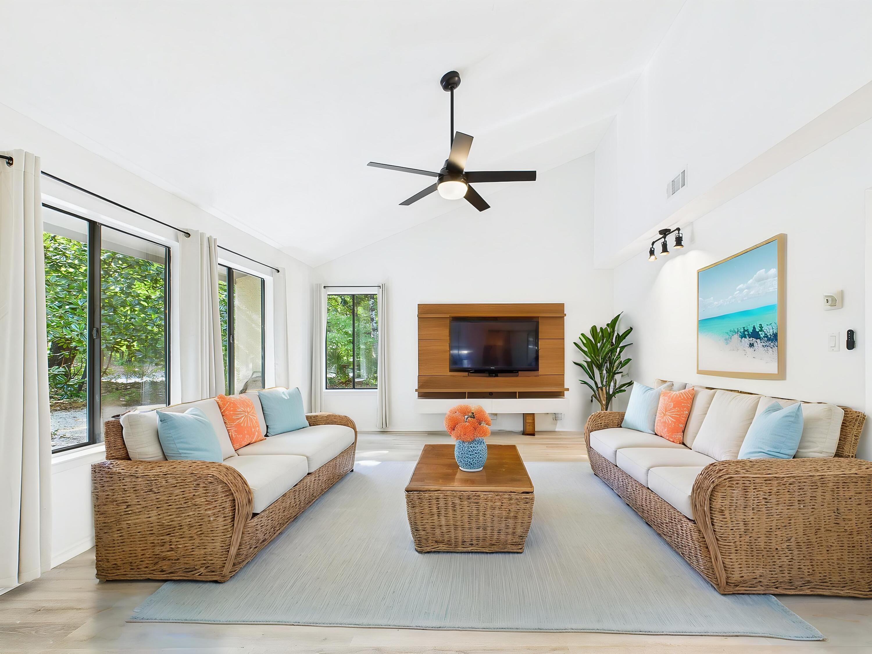 ROYAL OAK VILLAS BLUEWATER BAY - Residential