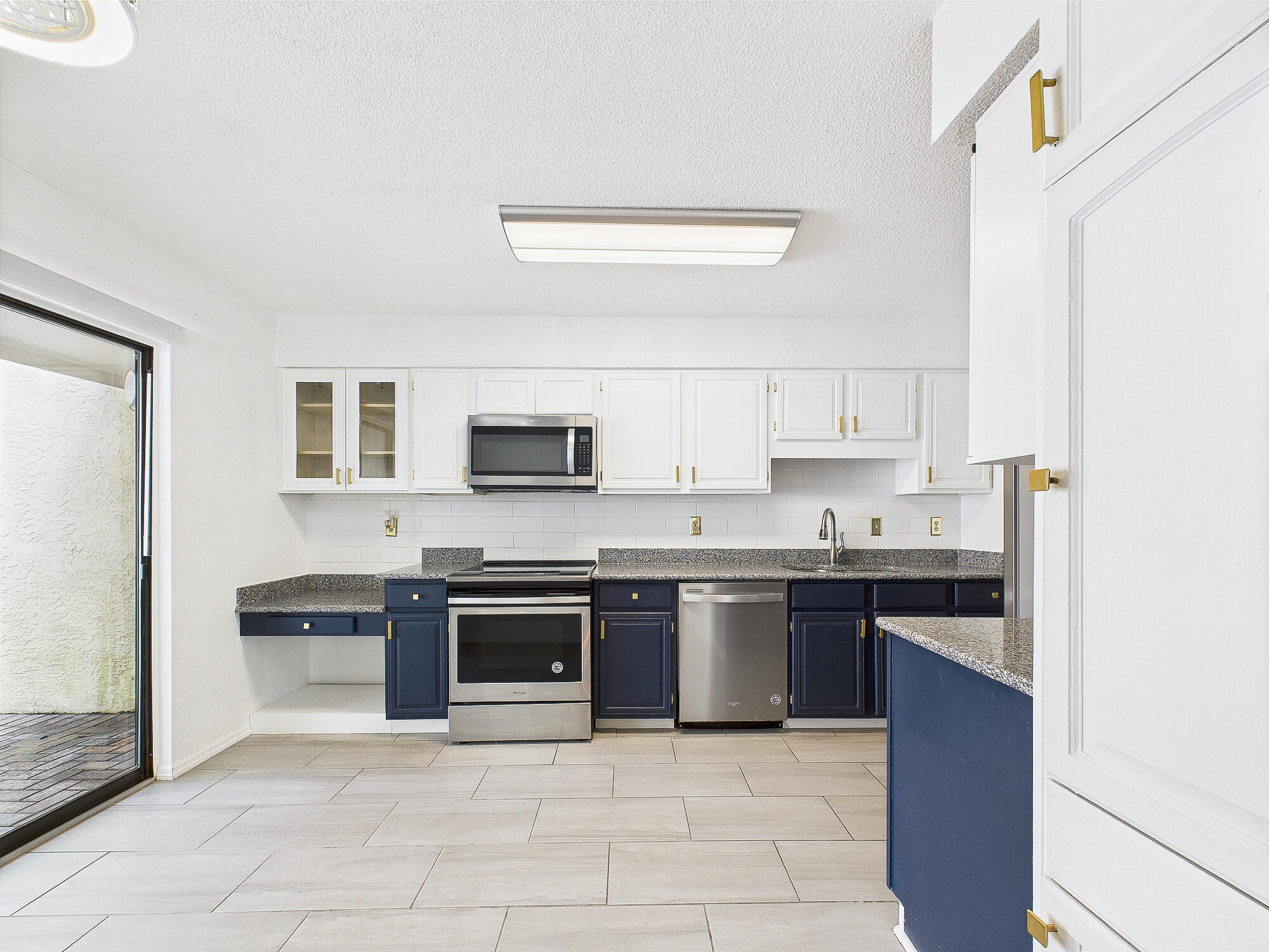 ROYAL OAK VILLAS BLUEWATER BAY - Residential