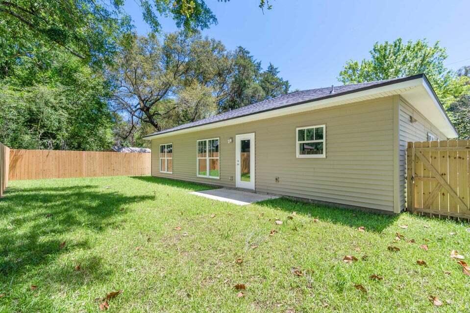 DAVIS-CLARK - Residential Lease