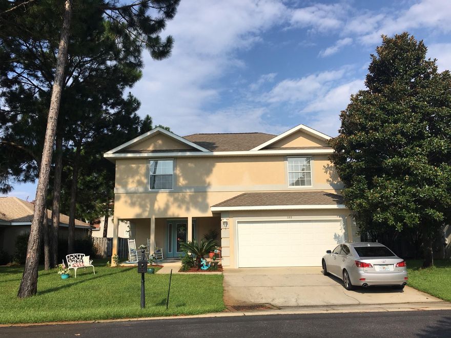 Awesome House in desirable Emerald Lakes gated community!! Beautiful open floor plan with impressive 20' ceilings & dramatic windows in Greatroom. Lowest Price in Phase II & I. Fantastic for entertaining or family gatherings. A huge breakfast or guest bar in kitchen. Large master BR is on 1st floor with large Bath & walk-in closet & trey ceilings. The 2 additional large BRs are upstairs with a huge loft overlooking the Greatroom, making a playroom or extra sitting area, tons of storage everywhere. Perfect size yard partially privacy fenced. Home is very comfortable & in good condition, just needs some updating reflected in the price, as there is nothing even close. Great opportunity to be able to live in Emerald Lakes. Home is just 2 doors down from Pool, playground &