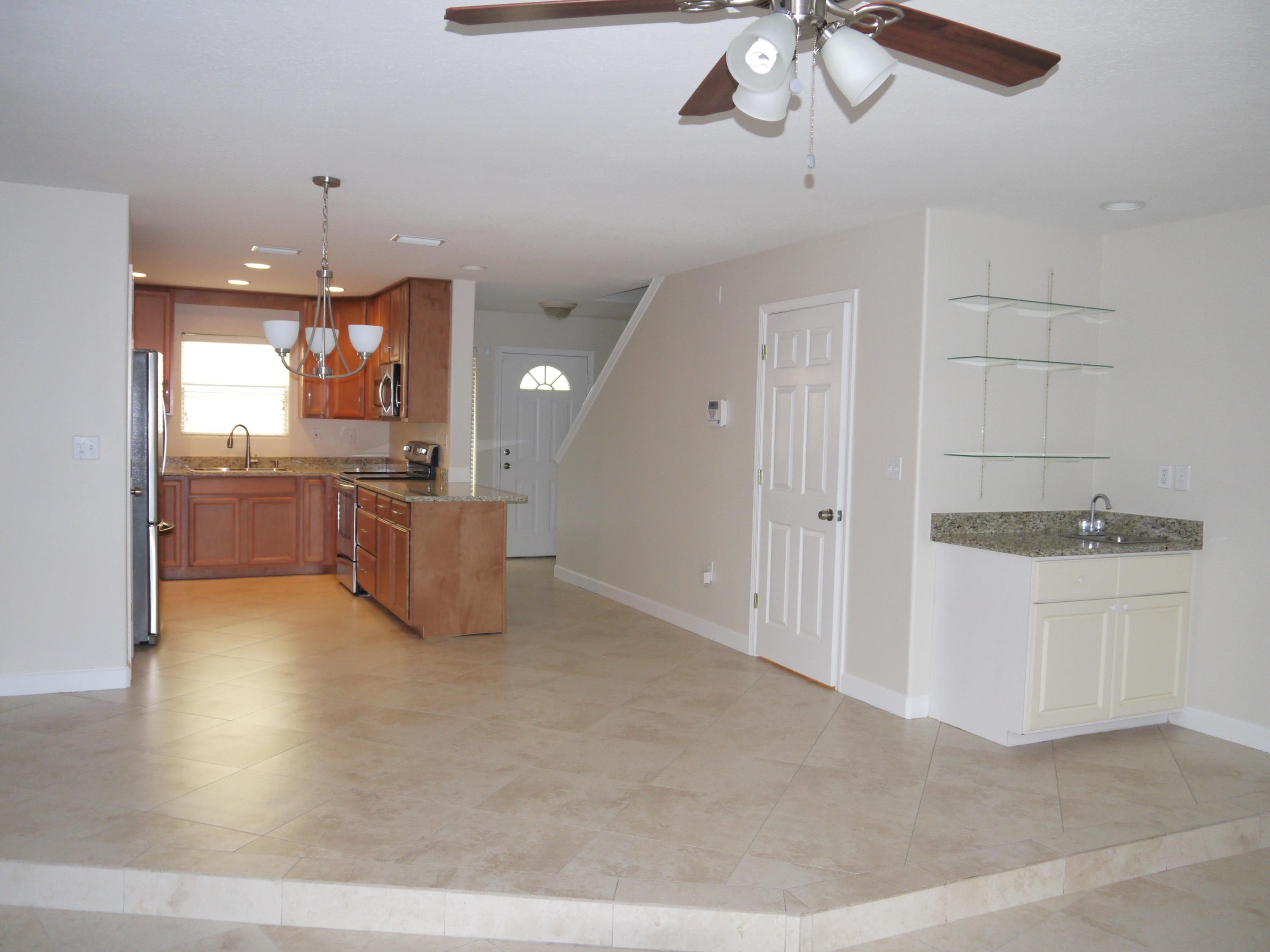 PELICAN PLACE T/H EAST - Residential