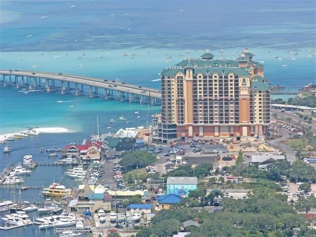 PELICAN PLACE T/H EAST - Residential