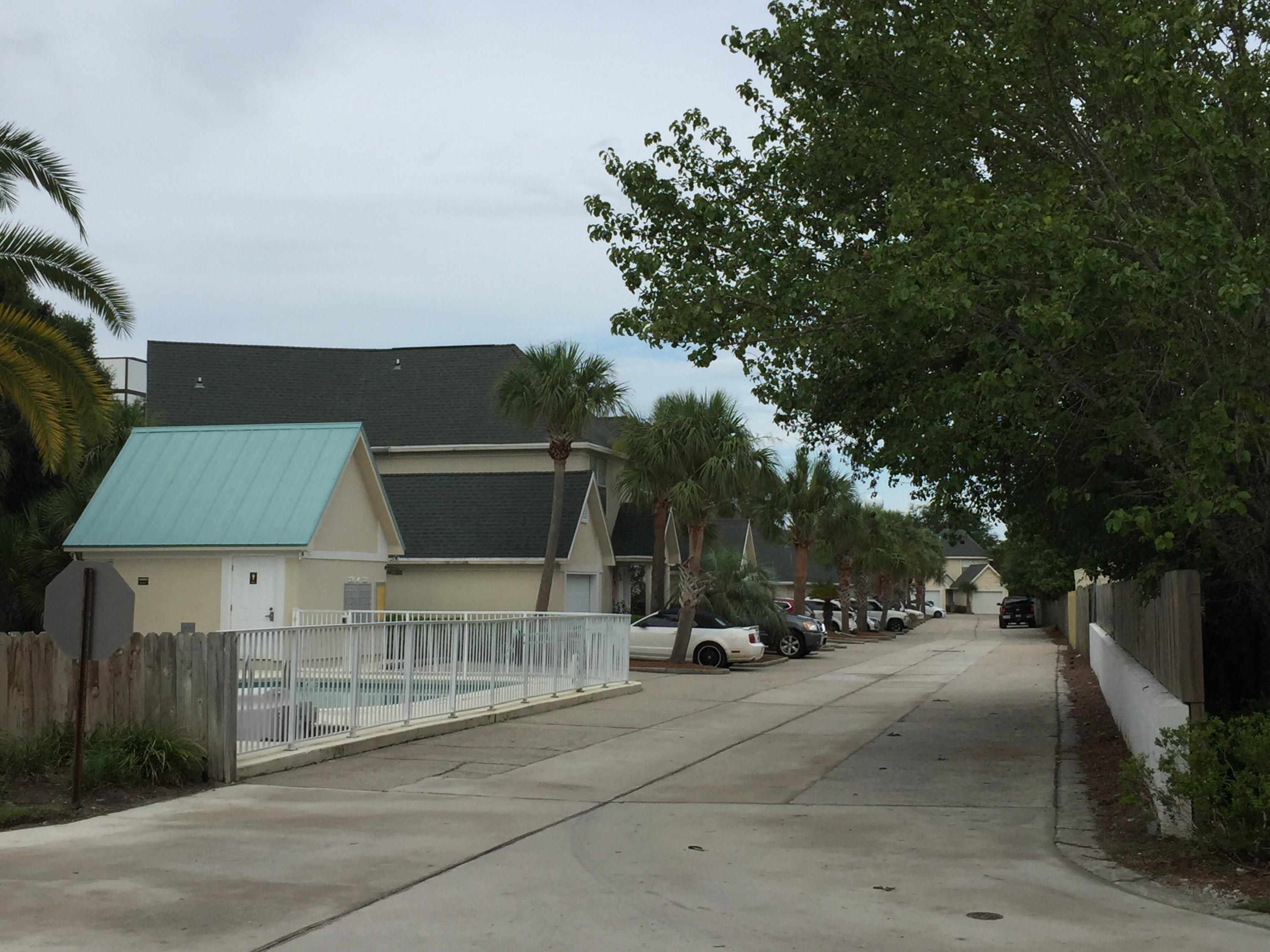 PELICAN PLACE T/H EAST - Residential