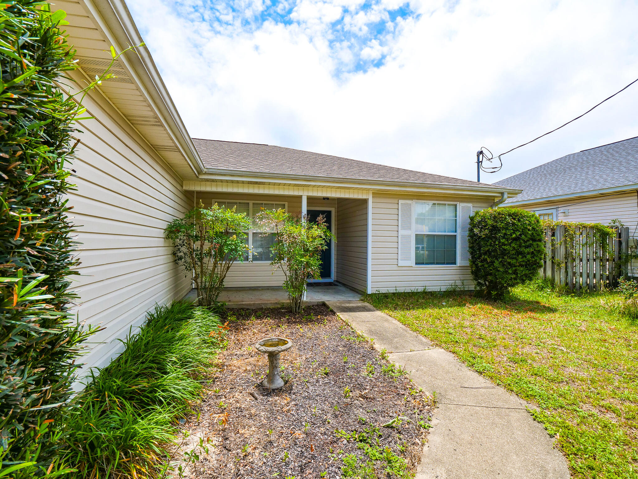 HARLAN SQUARES/D LOT 1 BLK B - Residential