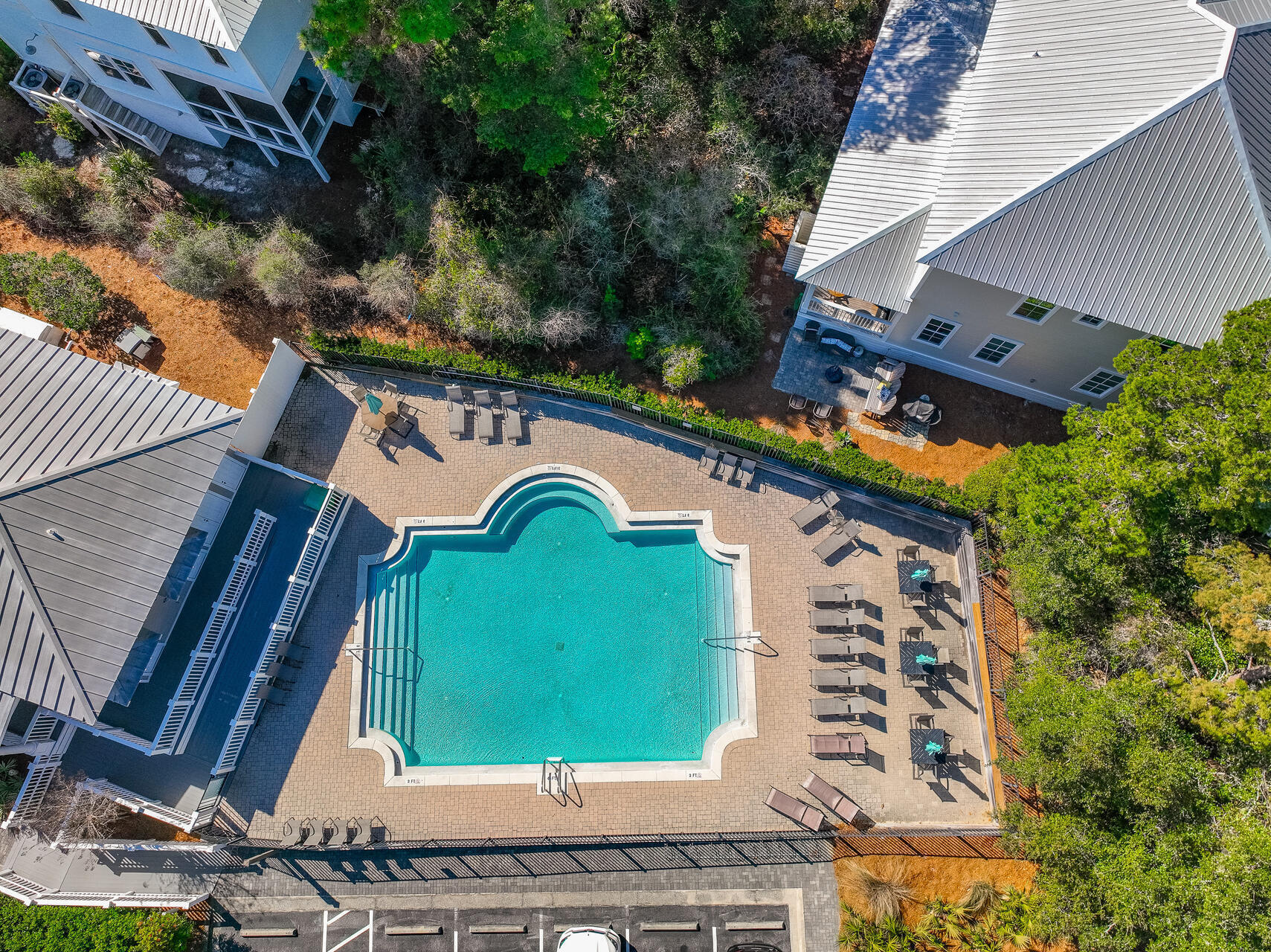 LAKESIDE AT BLUE MOUNTAIN BEACH - Residential
