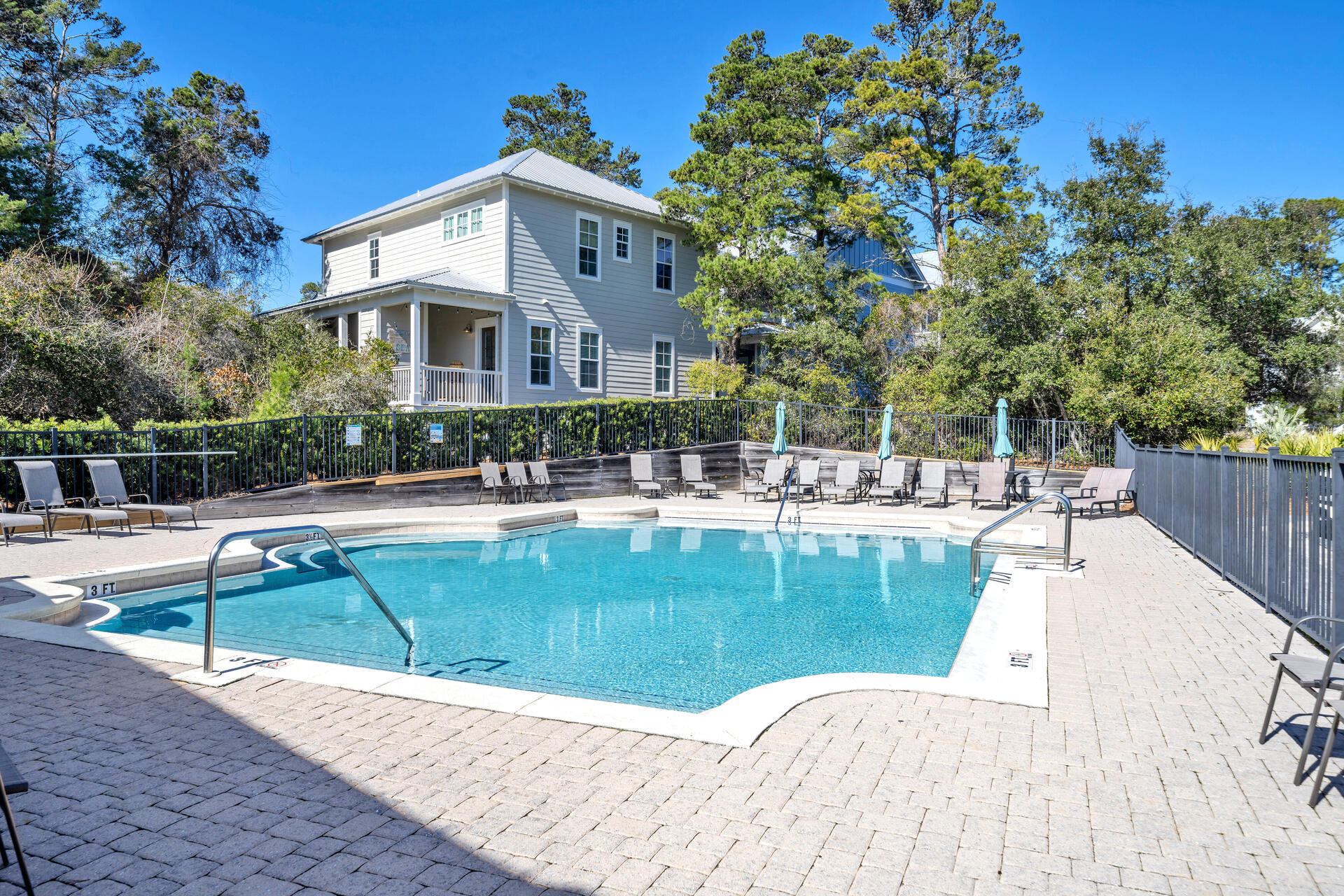 LAKESIDE AT BLUE MOUNTAIN BEACH - Residential