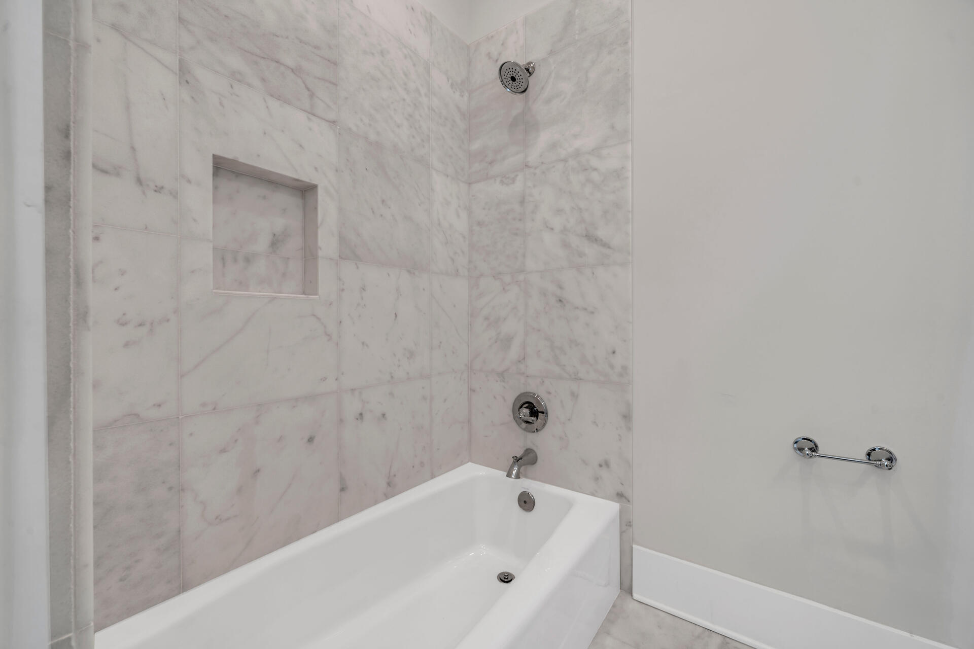 LAKESIDE AT BLUE MOUNTAIN BEACH - Residential