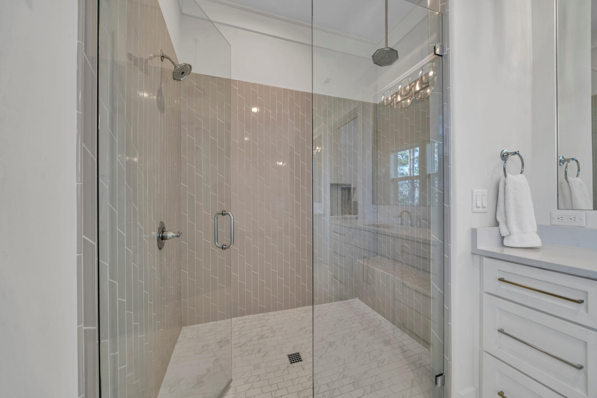 LAKESIDE AT BLUE MOUNTAIN BEACH - Residential