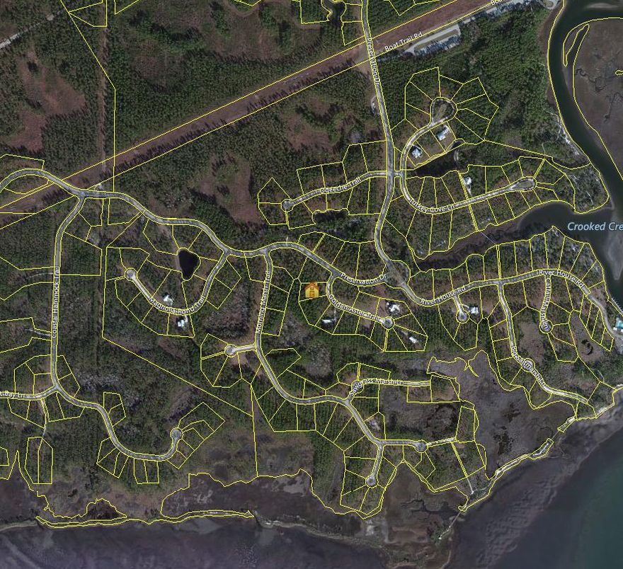 Priced to sell! Located on a coved street in the center of Rivercamps. Build your dream home in this 1,500 acre gated community. Rivercamps offers a pool, boat launch, fitness center and more. Don't miss this opportunity.