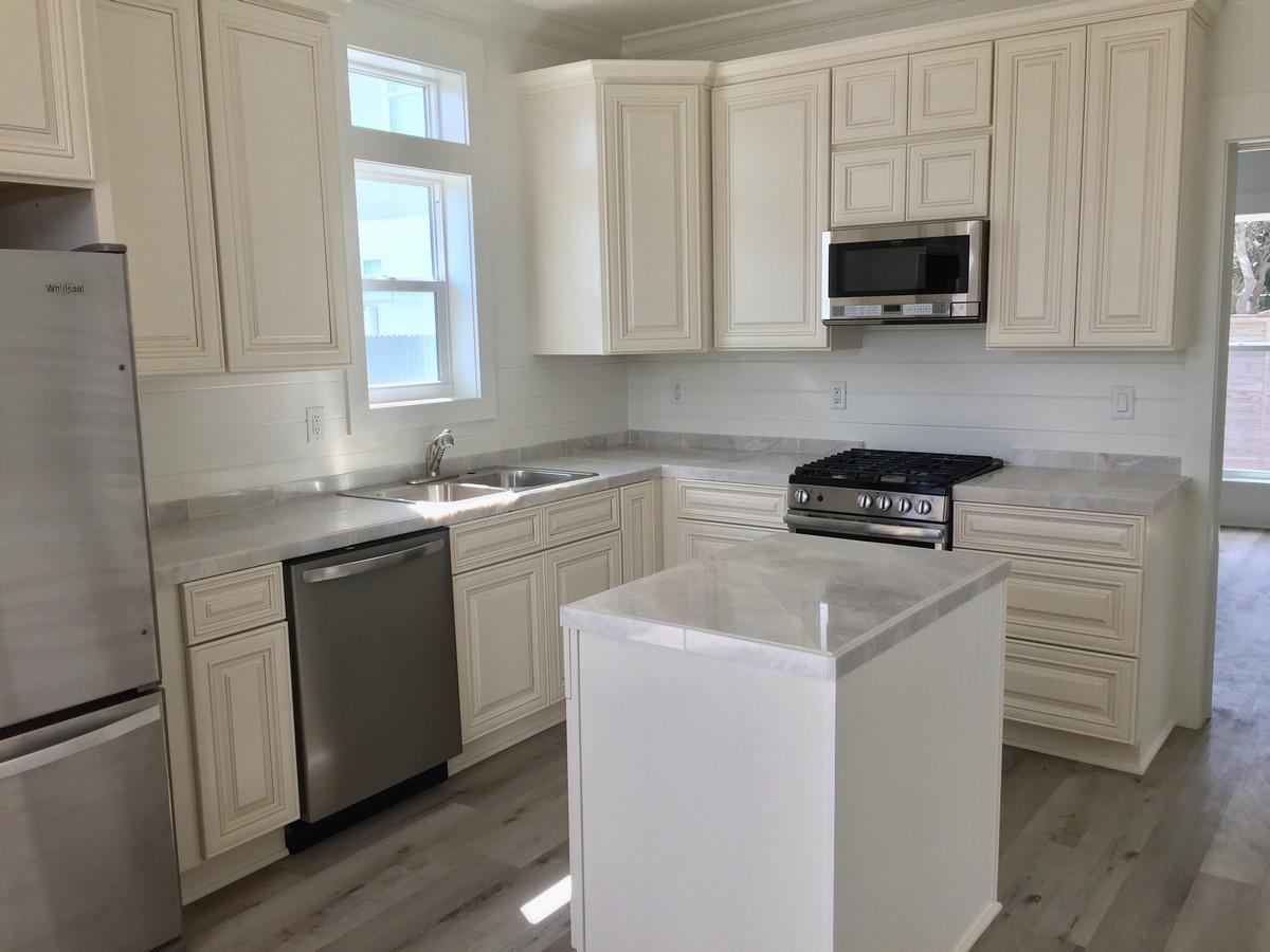 GULF SHORE MANOR - Residential