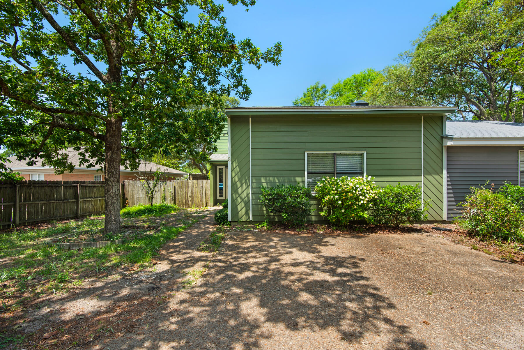 PILLAR OAKS - Residential Lease