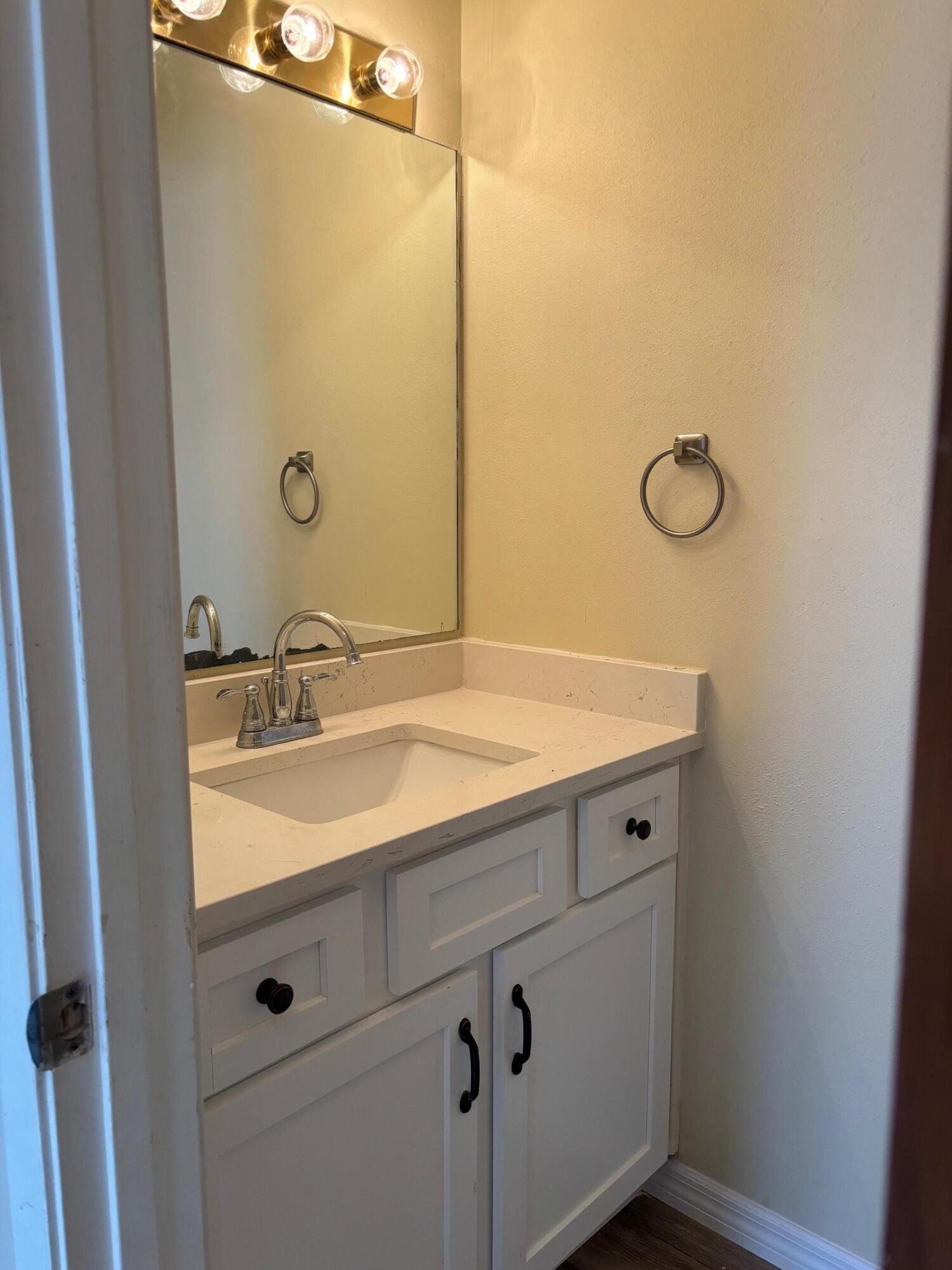 FOREST VIEW T/H - Residential Lease