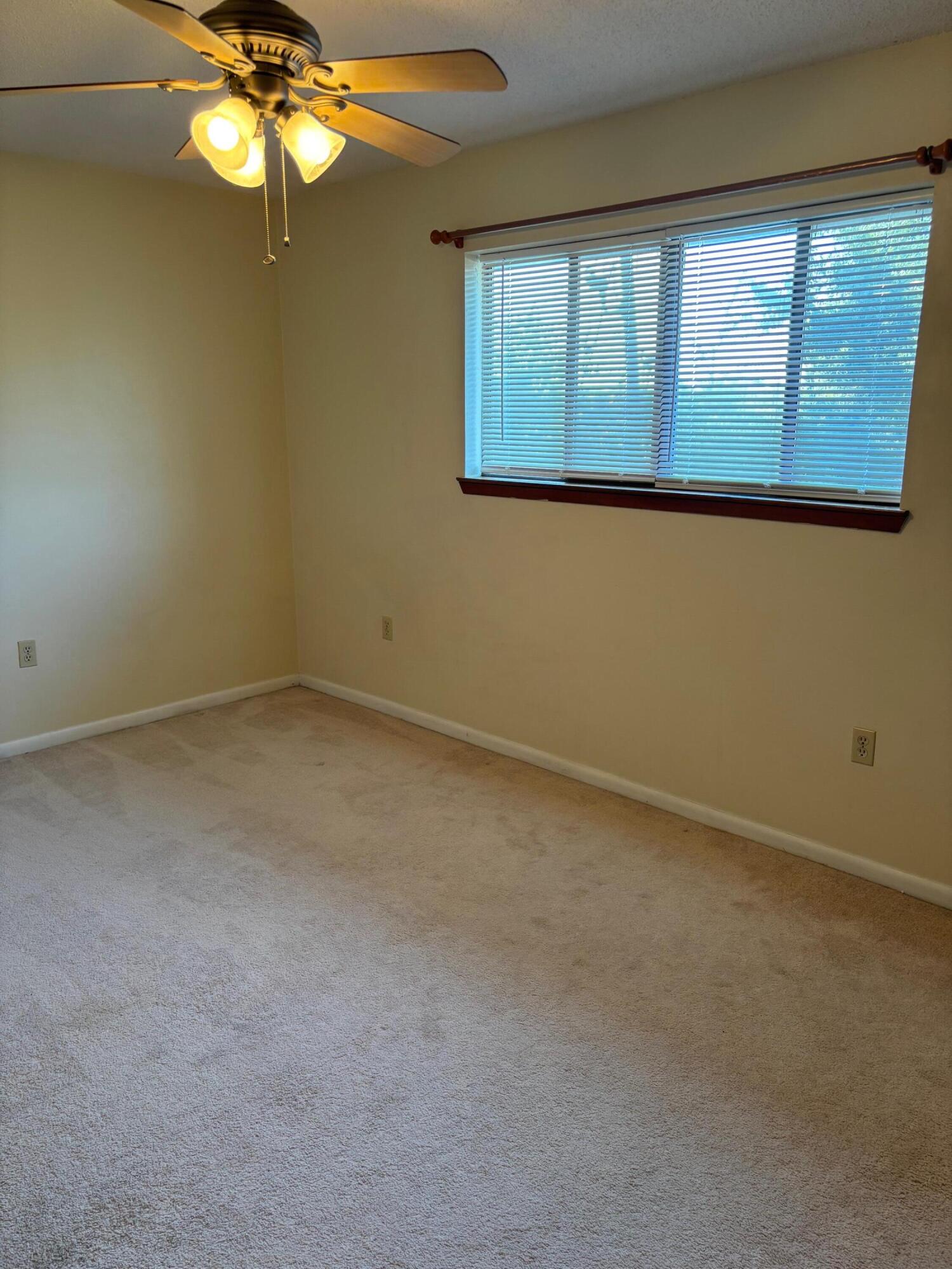 FOREST VIEW T/H - Residential Lease