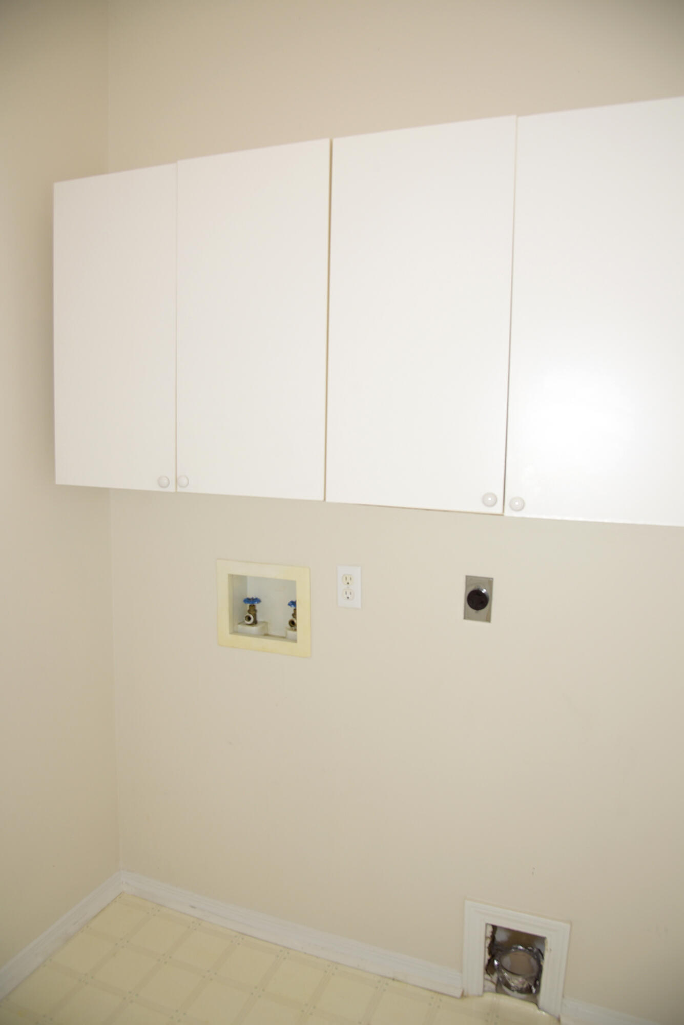 PARKWOOD COVE AT BLUEWATER BAY - Residential Lease