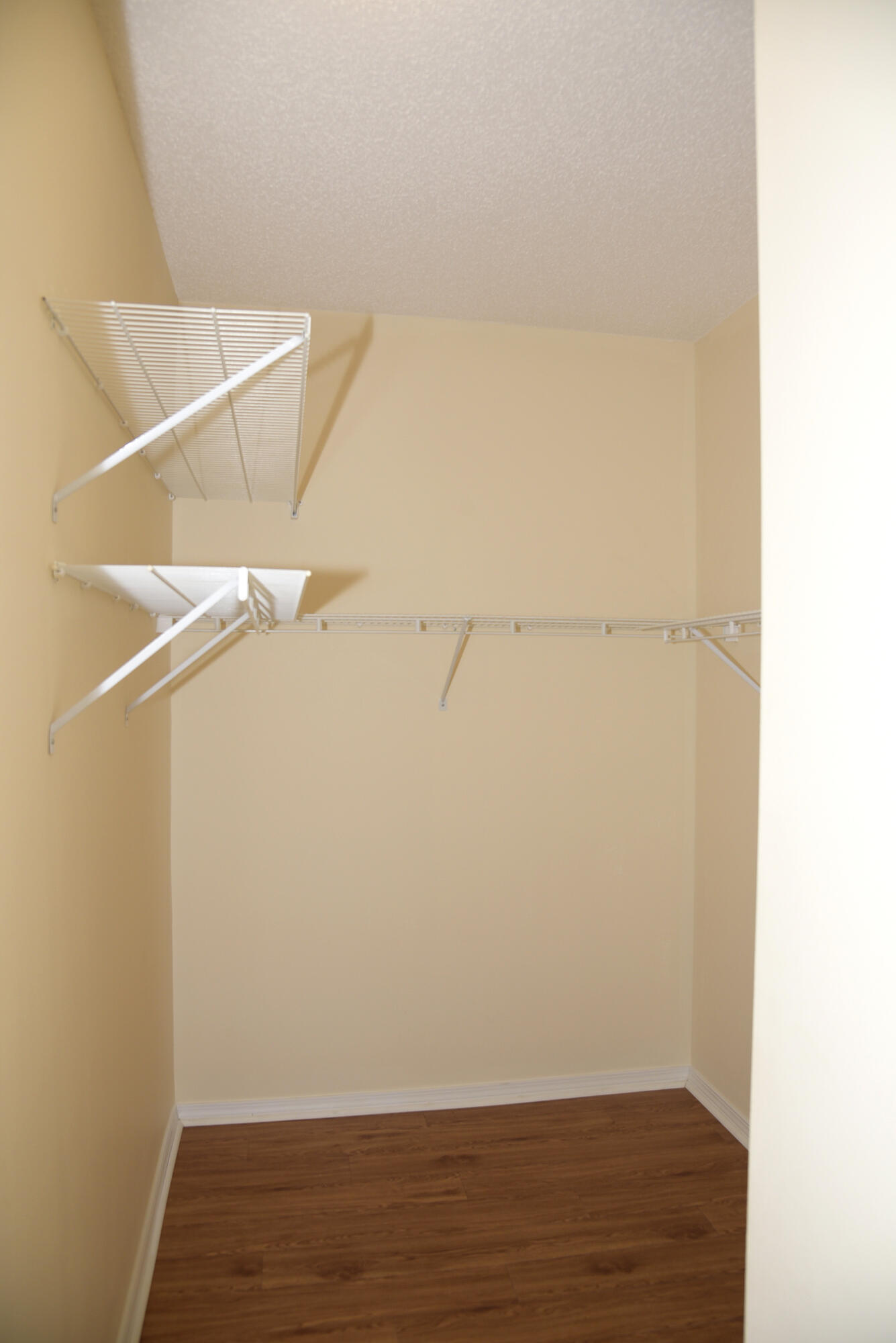 PARKWOOD COVE AT BLUEWATER BAY - Residential Lease