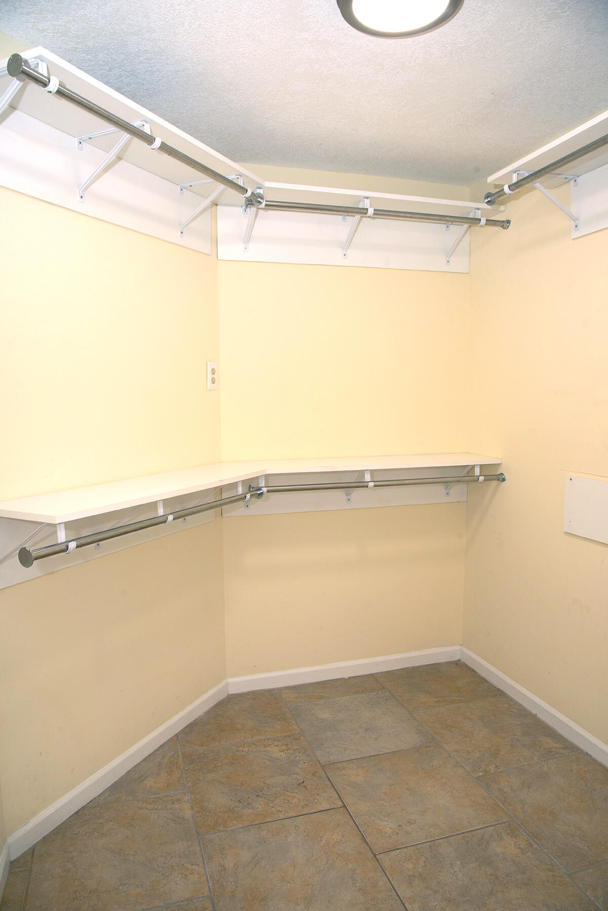 AZALEA GARDENS DESTIN - Residential Lease