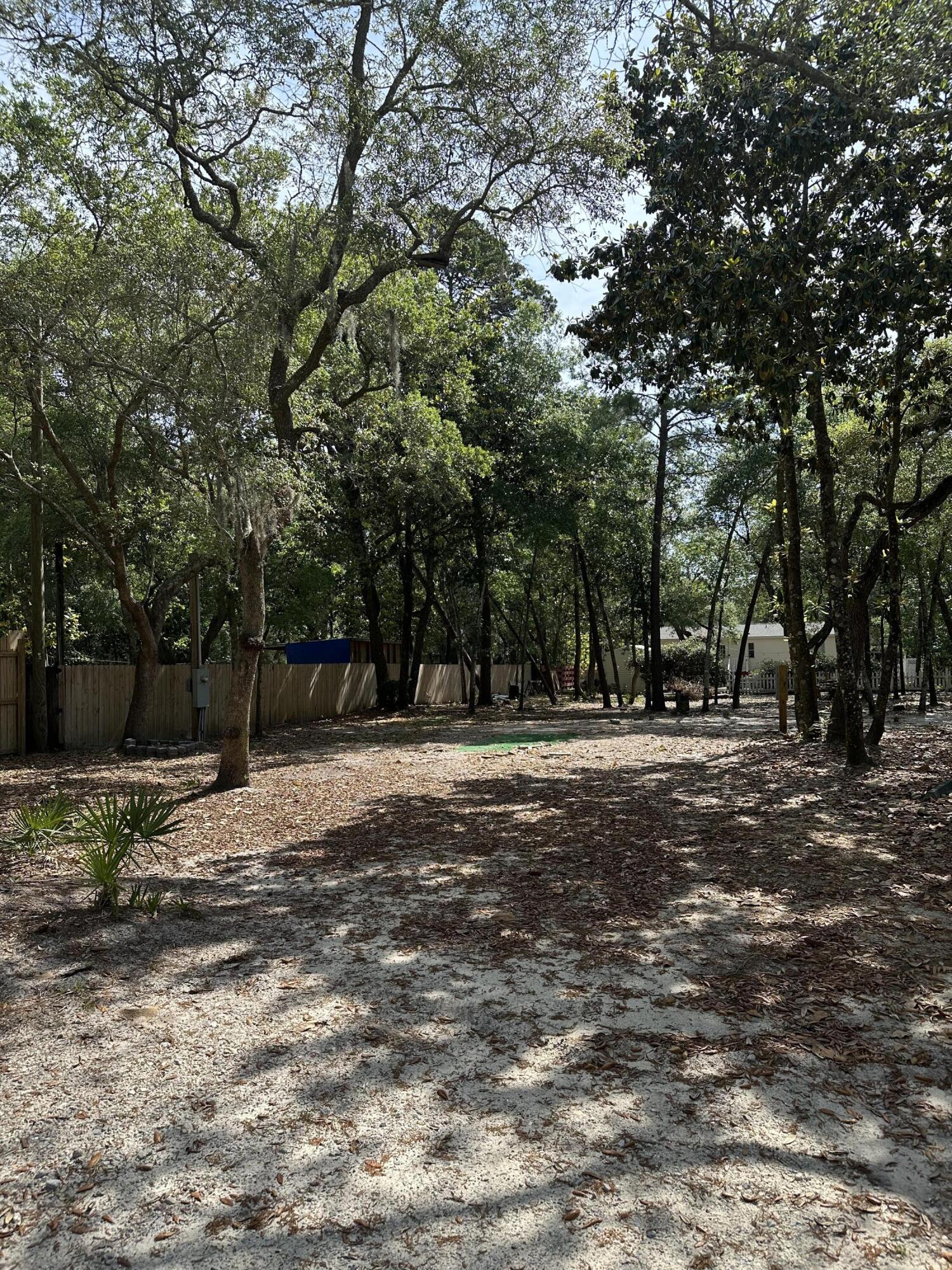 NO RECORDED SUBDIVISION - Land