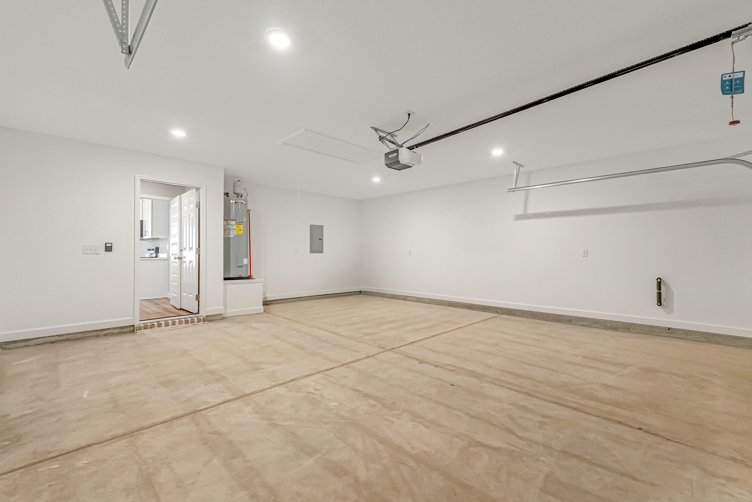 OAK HOLLOW - Residential