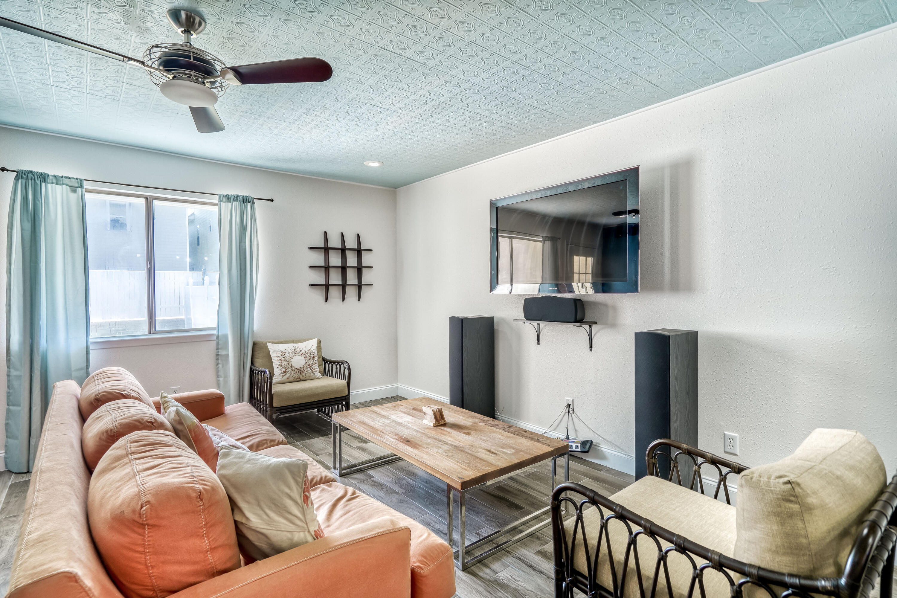 HOLIDAY BEACH UNIT 16 - Residential