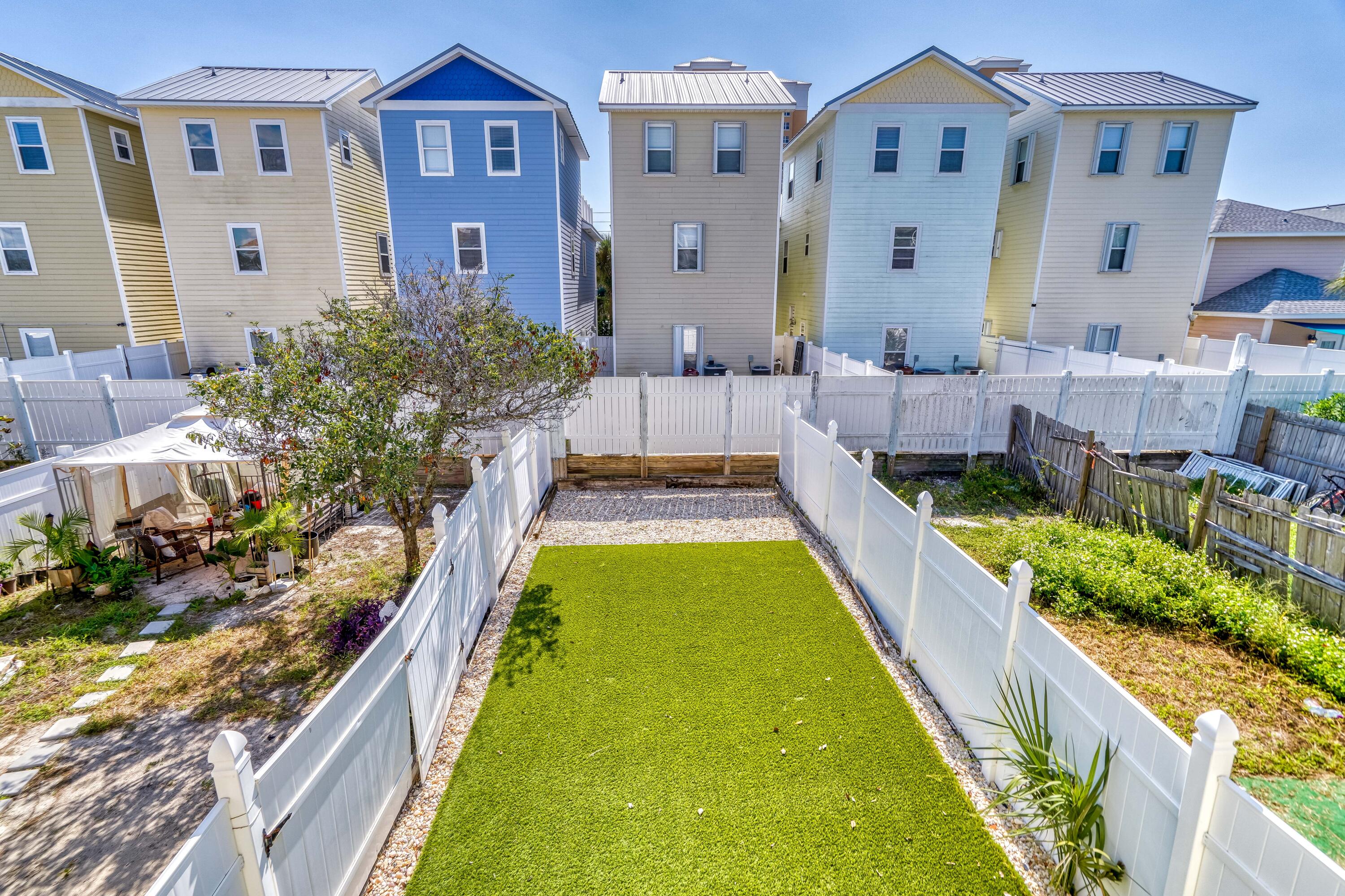 HOLIDAY BEACH UNIT 16 - Residential