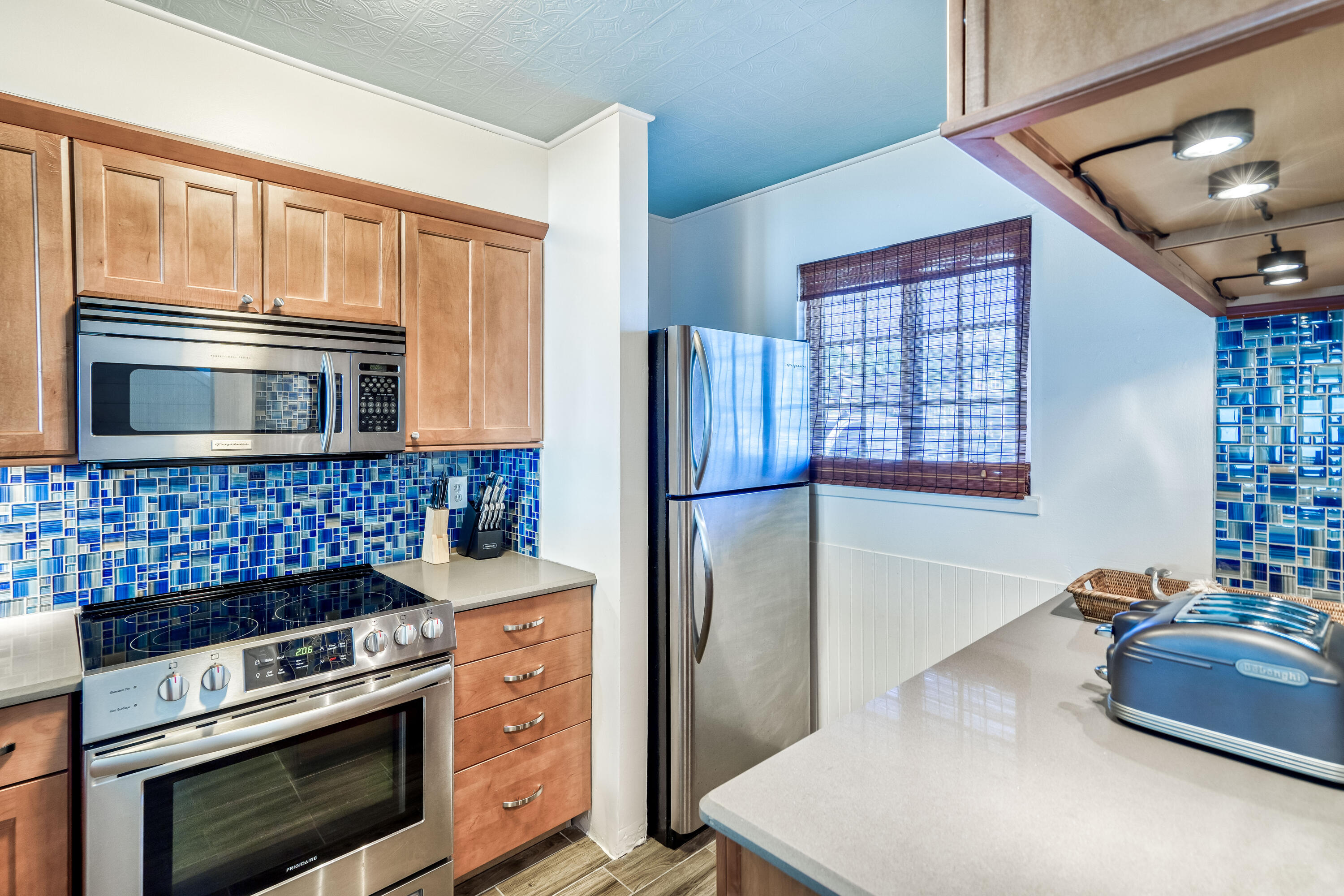 HOLIDAY BEACH UNIT 16 - Residential