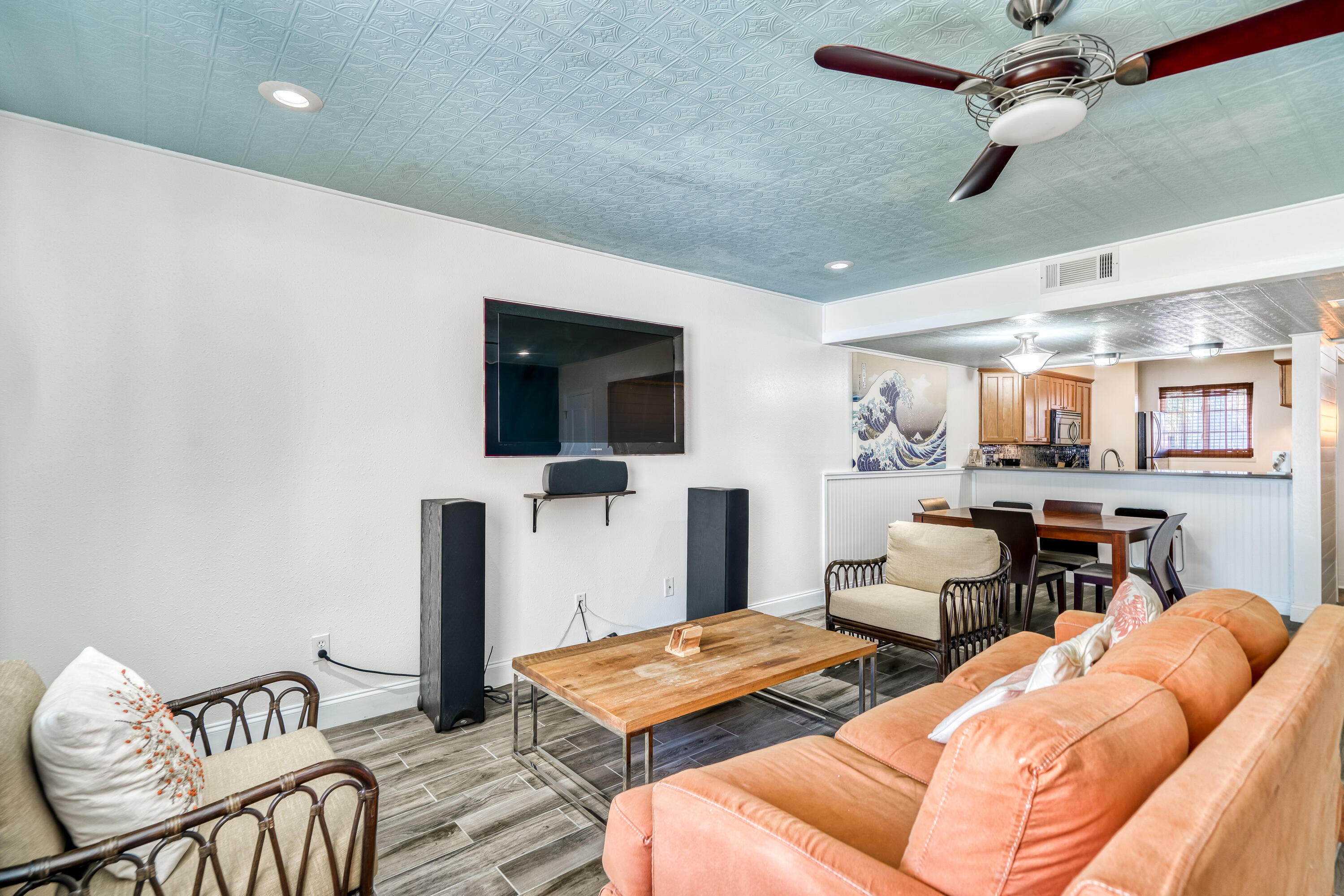 HOLIDAY BEACH UNIT 16 - Residential