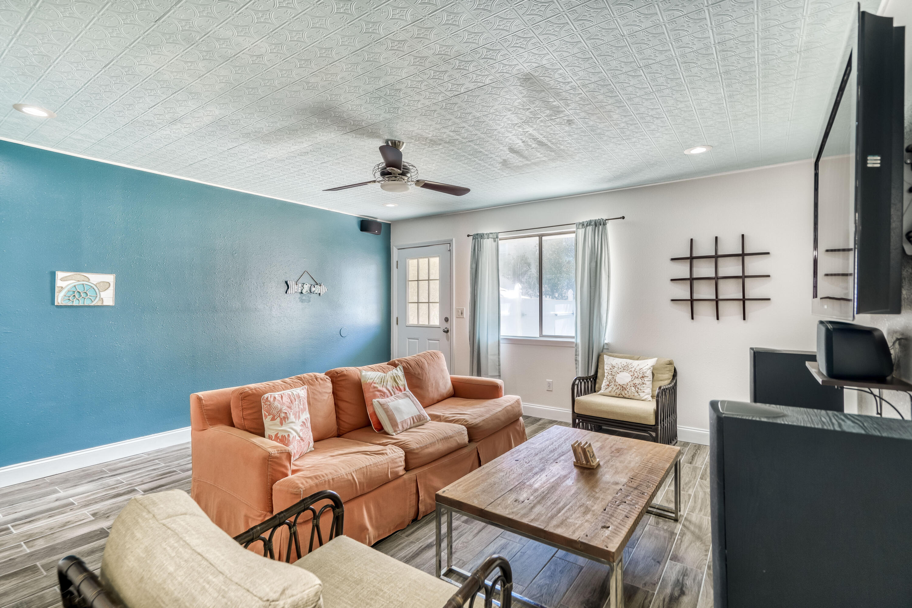 HOLIDAY BEACH UNIT 16 - Residential