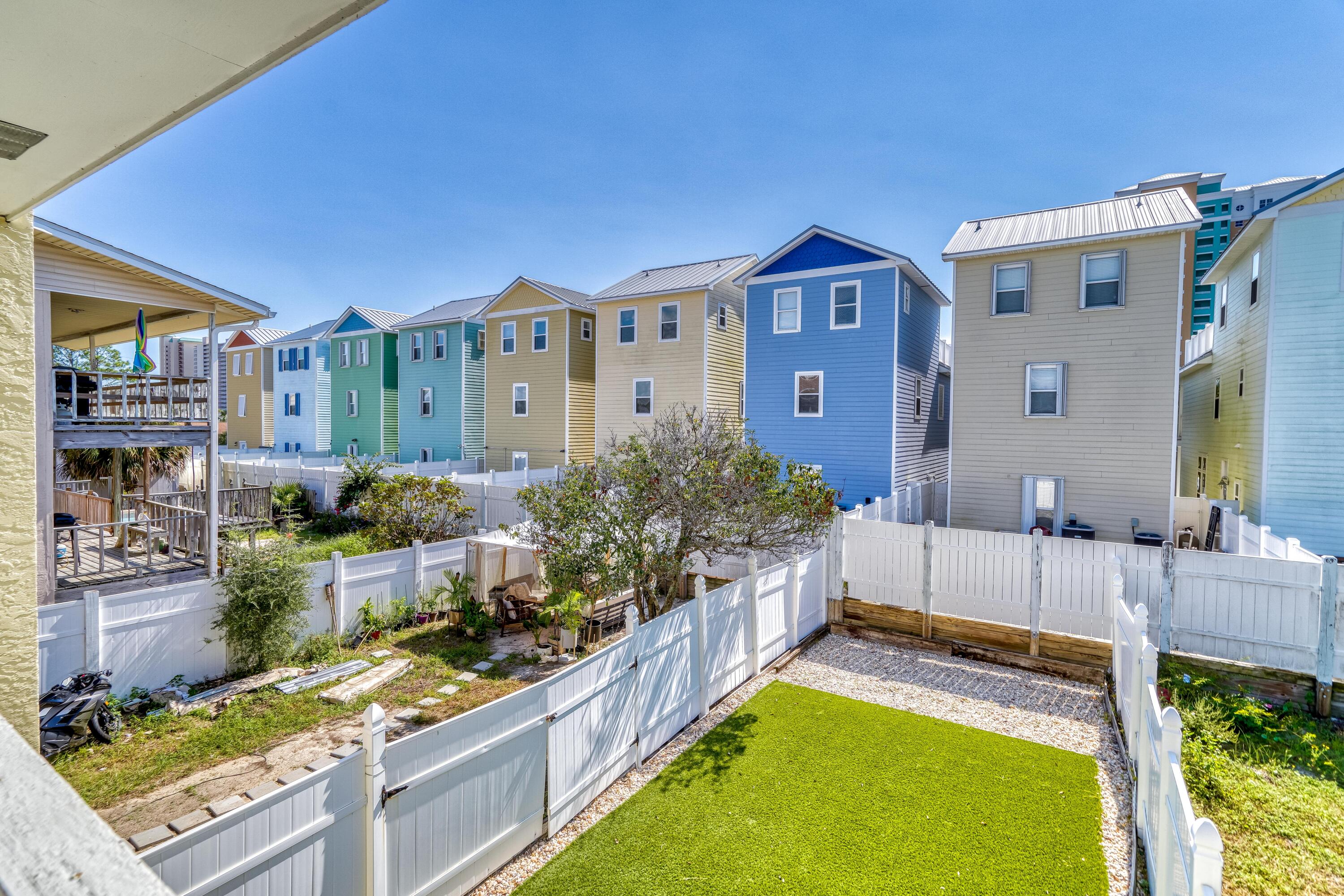 HOLIDAY BEACH UNIT 16 - Residential