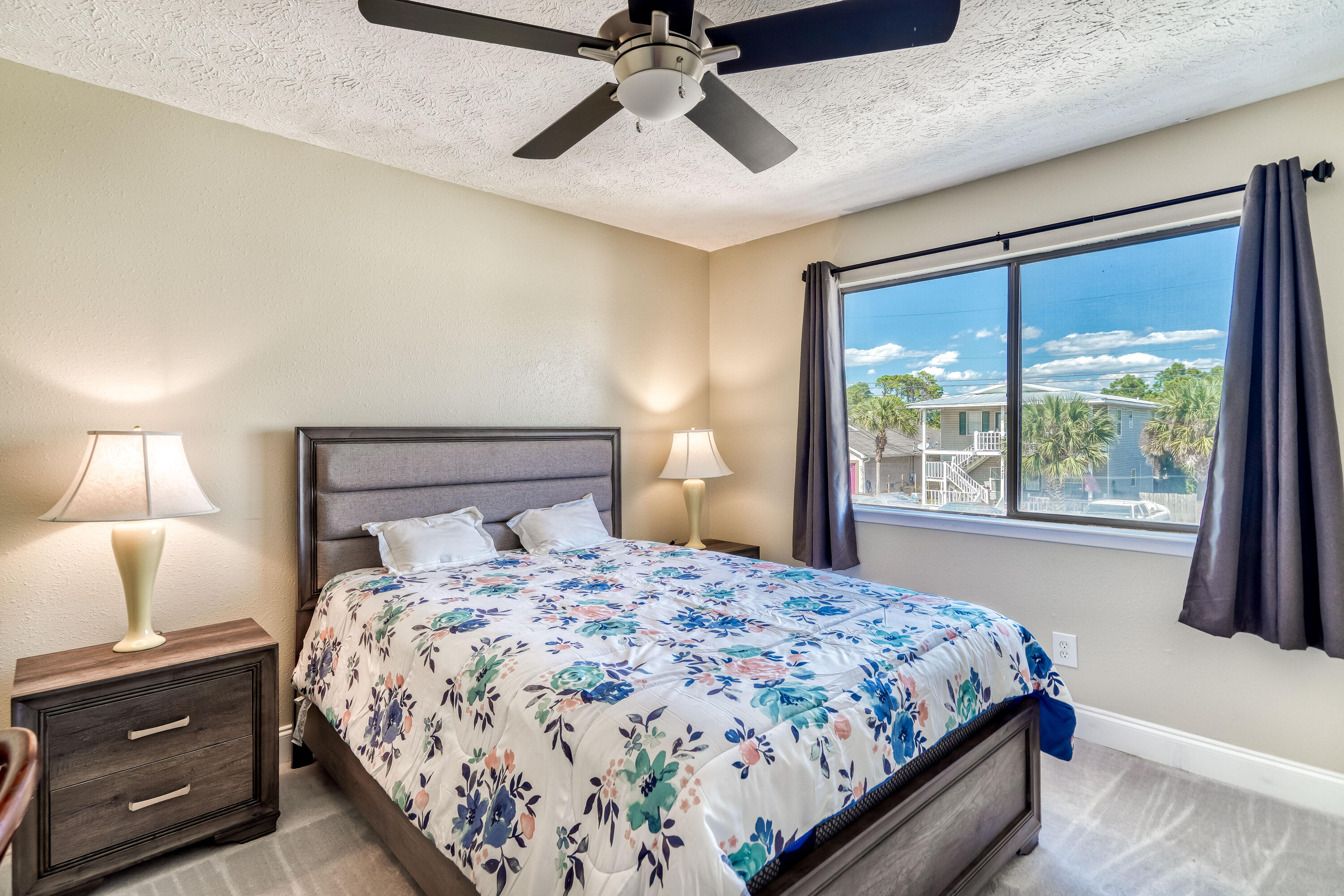 HOLIDAY BEACH UNIT 16 - Residential