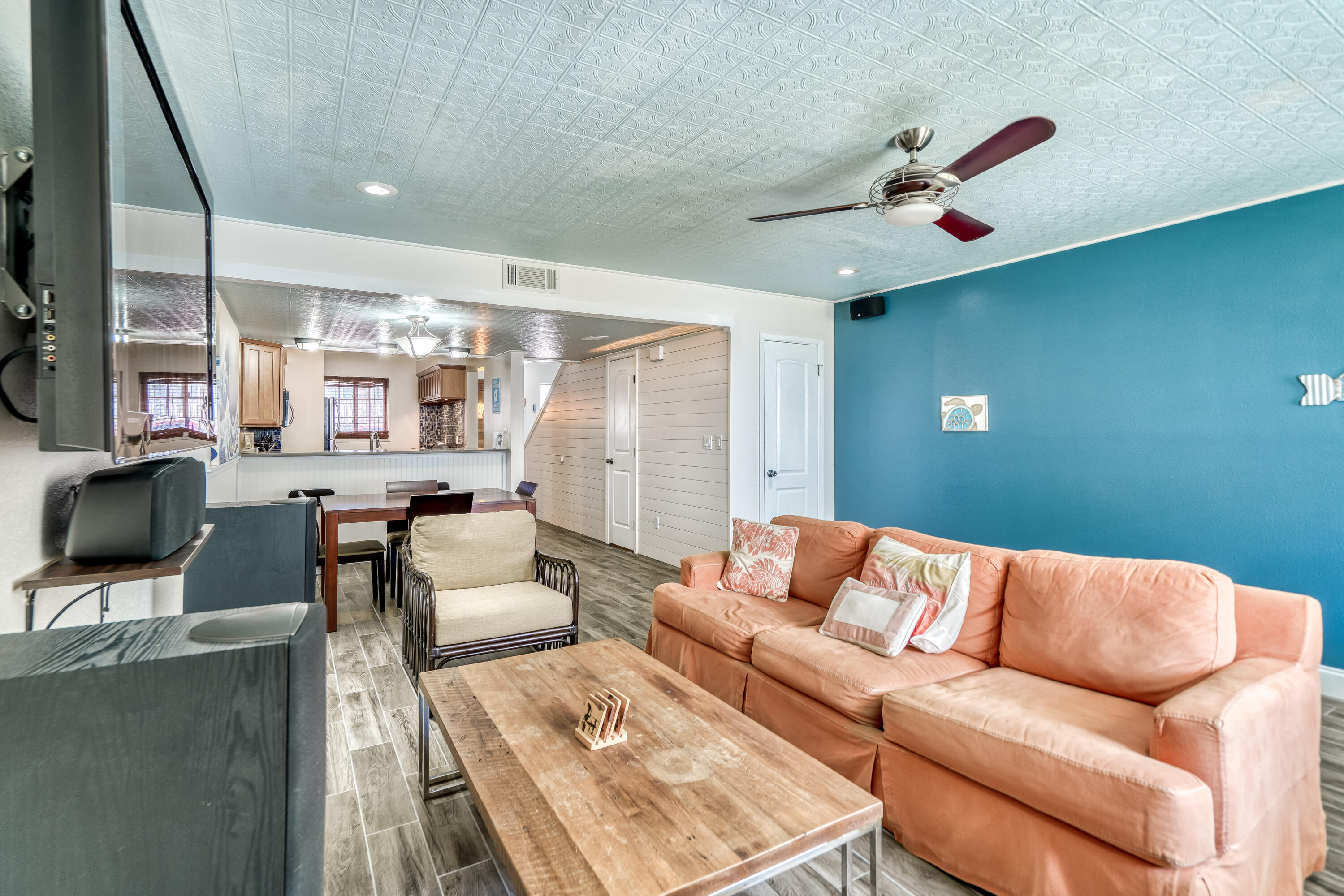 HOLIDAY BEACH UNIT 16 - Residential