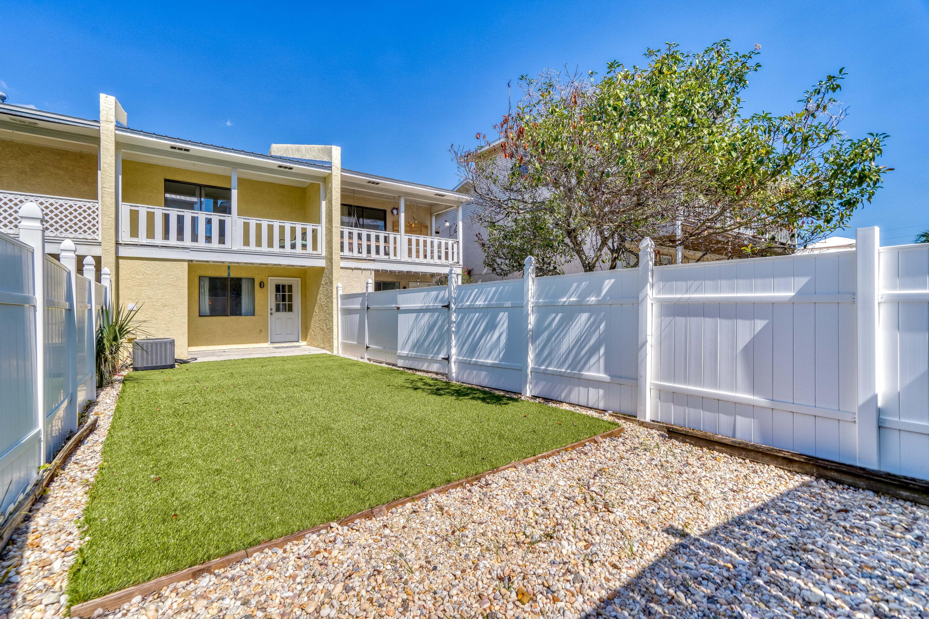 HOLIDAY BEACH UNIT 16 - Residential