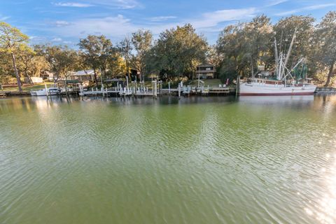 A home in Niceville