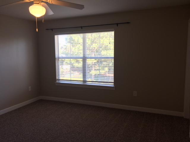 TWIN LAKES PHASE II - Residential Lease