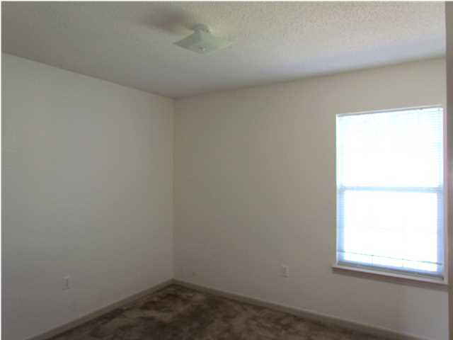 CREEKSIDE 6 - Residential Lease