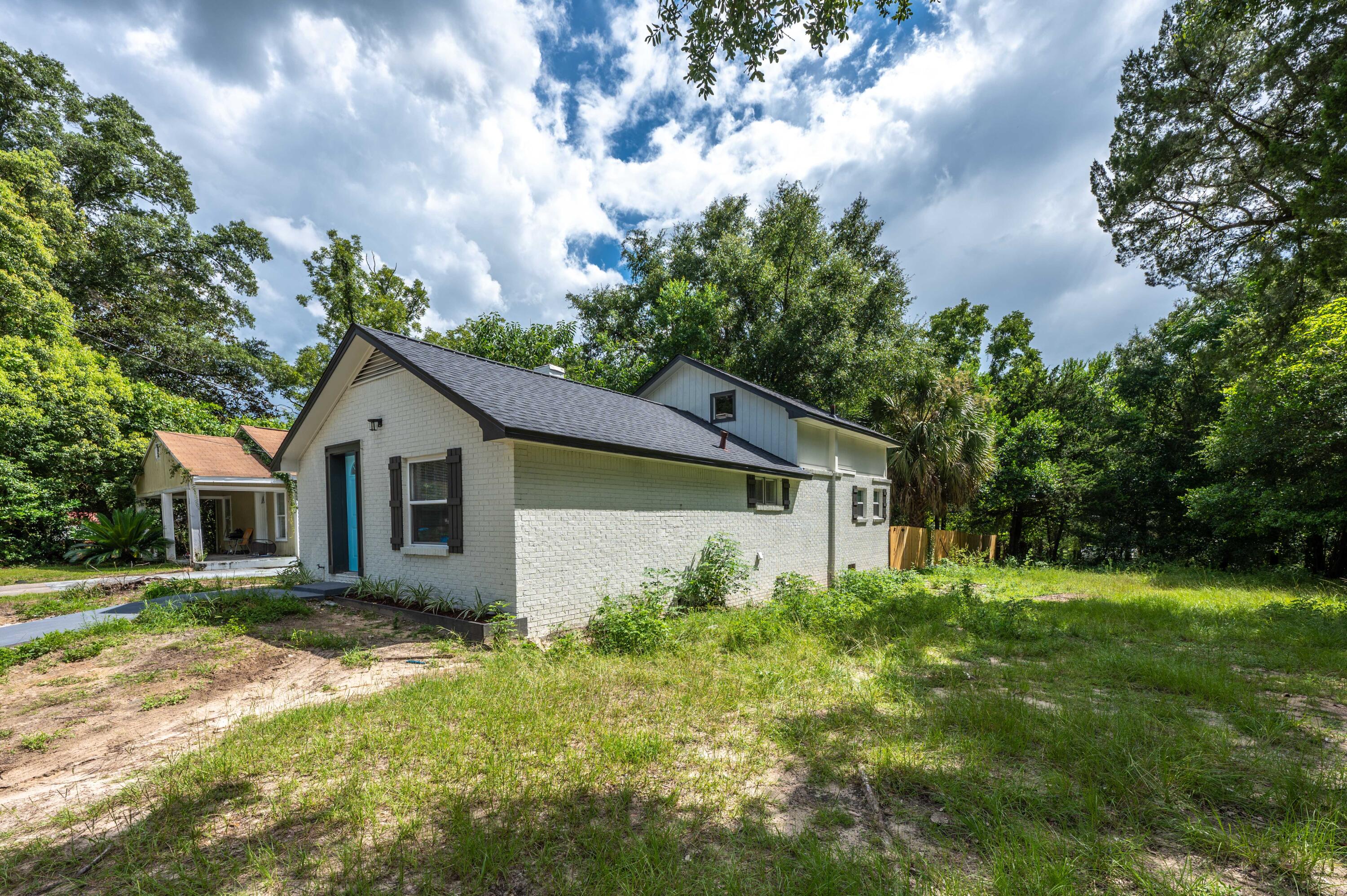 CRESTVIEW - Residential