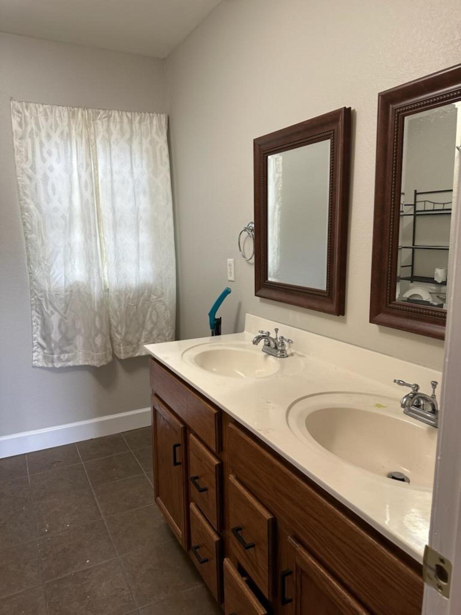 CRESTVIEW - Residential