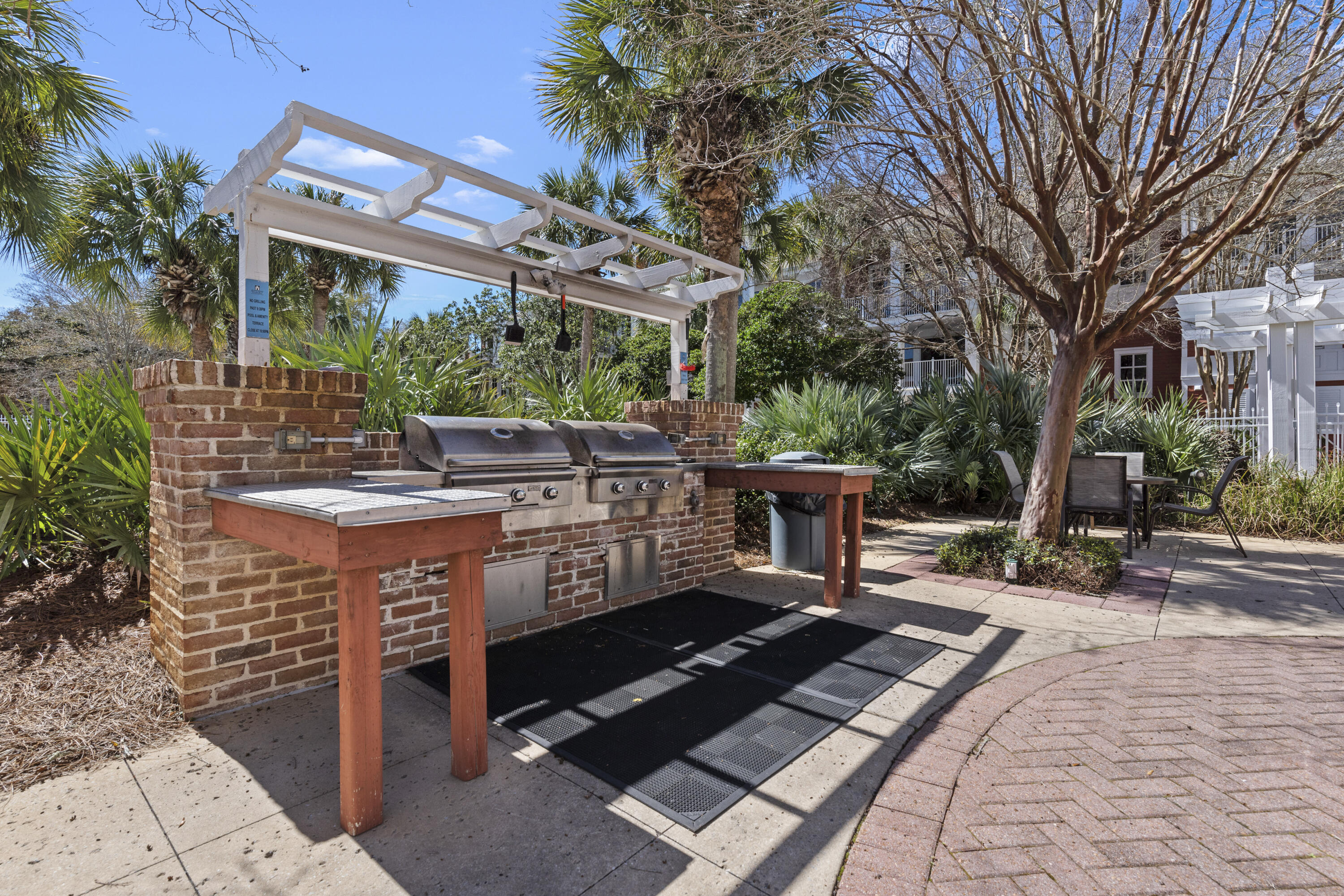 PILOT HOUSE - Residential