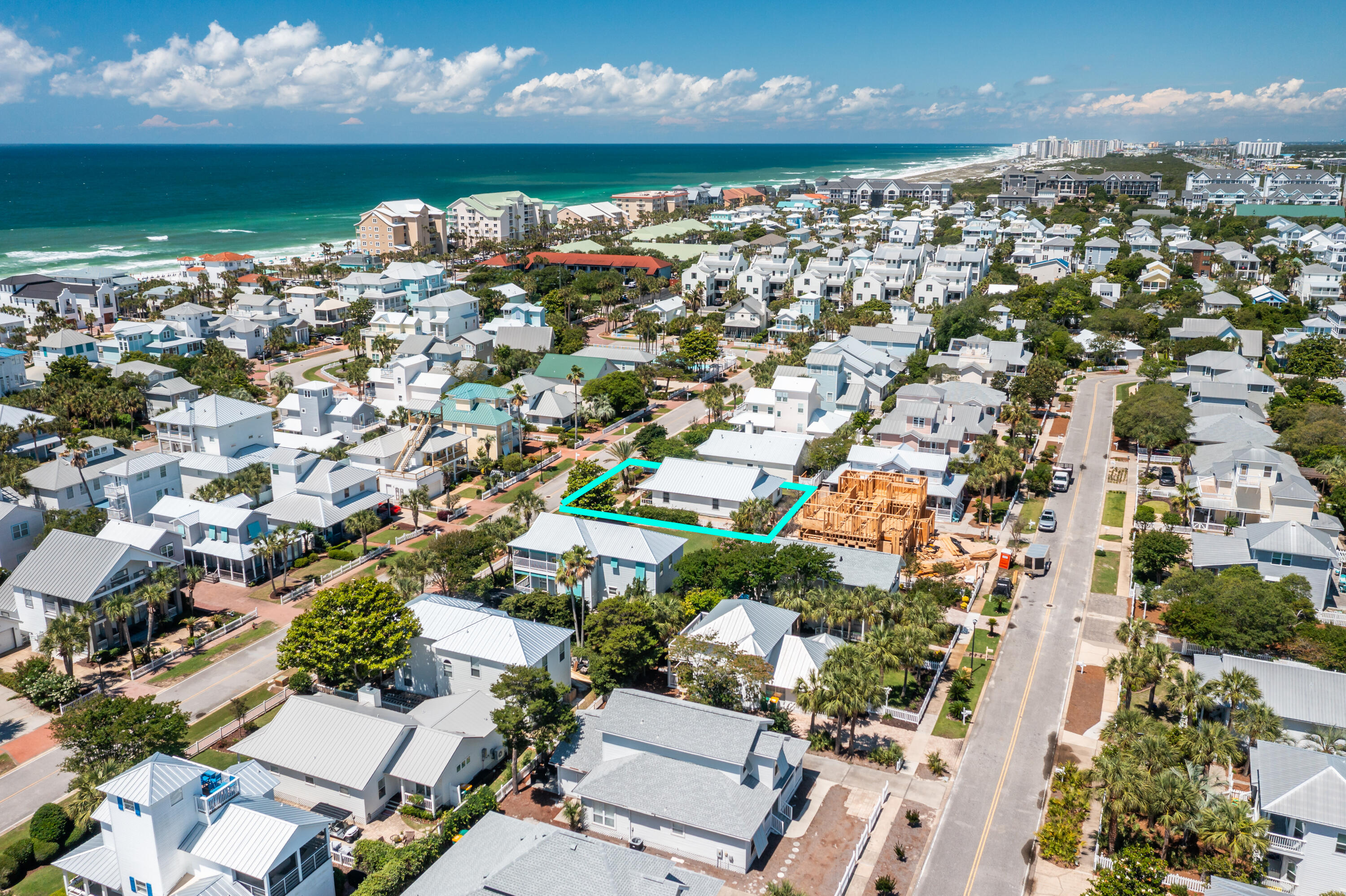 CRYSTAL SHORES - Residential
