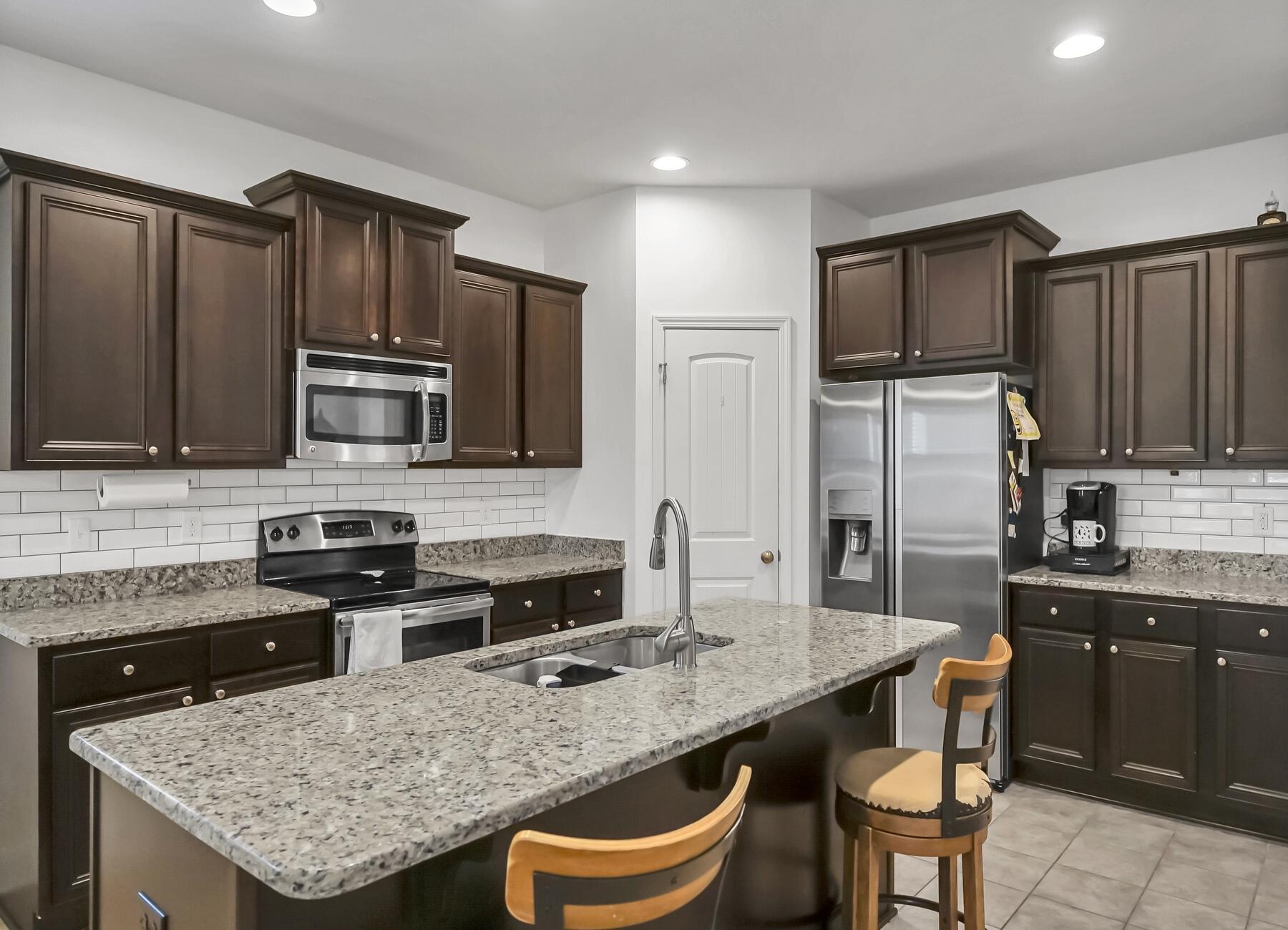 REDSTONE COMMONS - Residential Lease