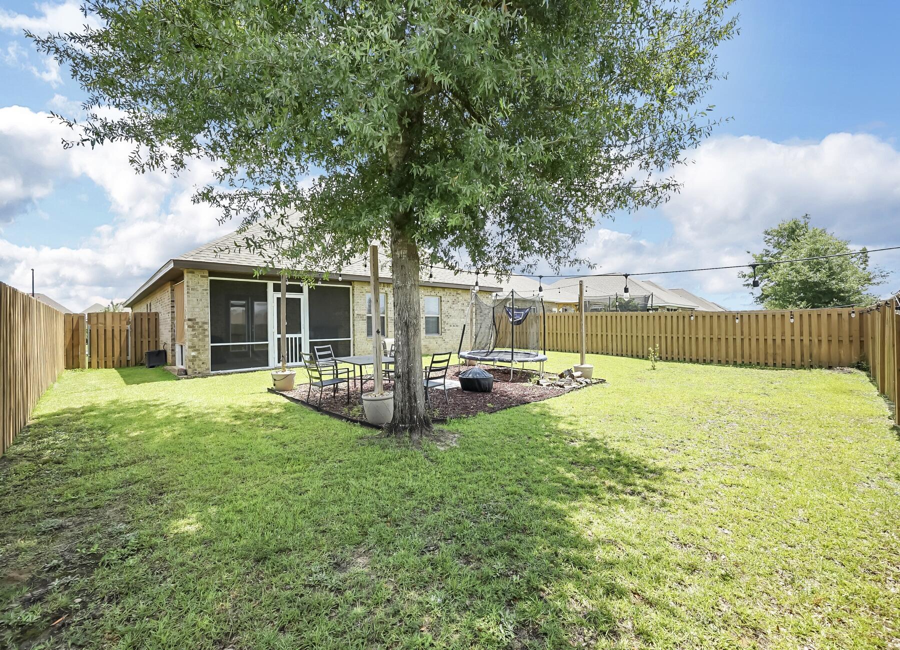 REDSTONE COMMONS - Residential Lease