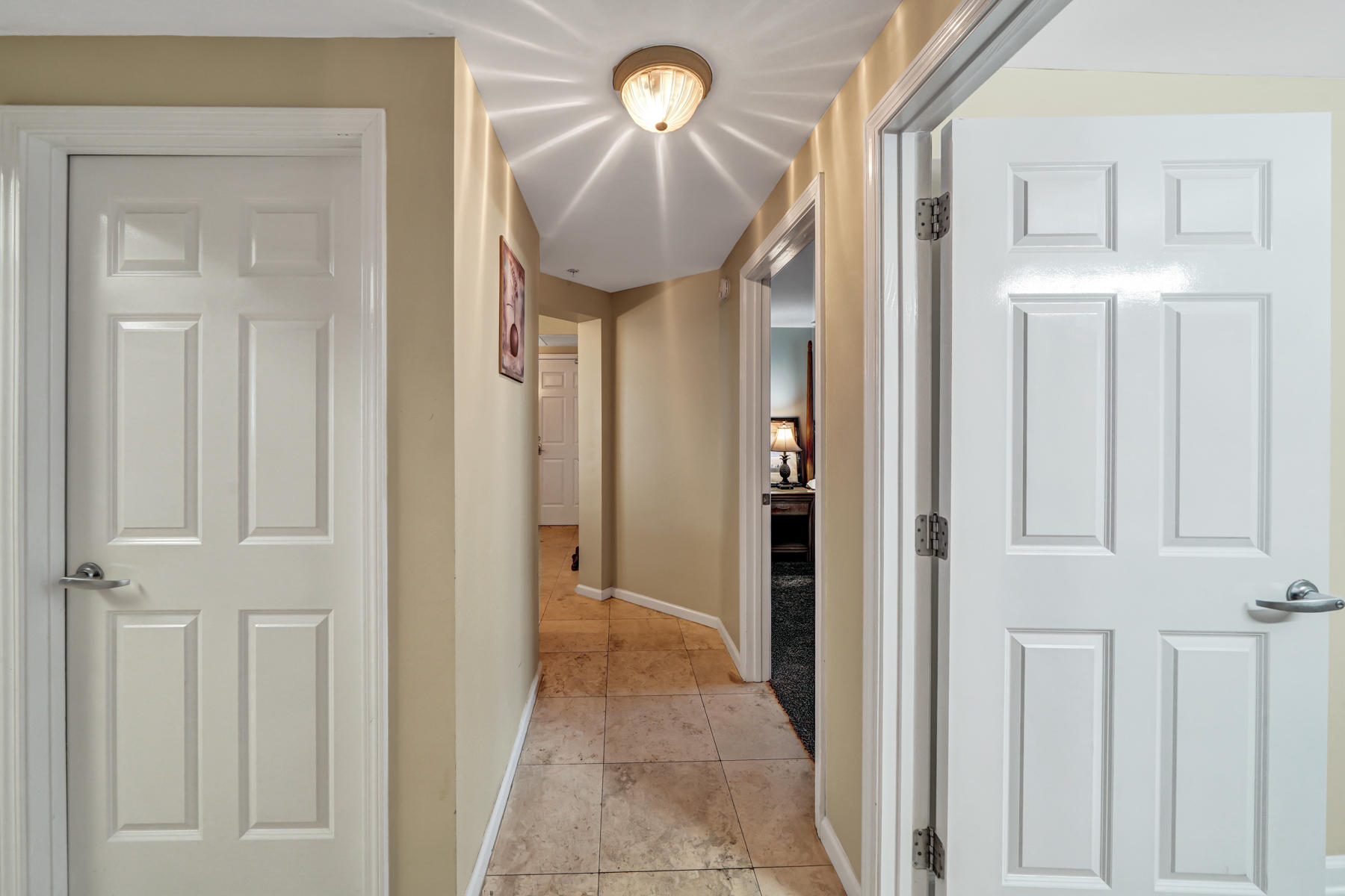 SILVER BEACH TOWERS - Residential