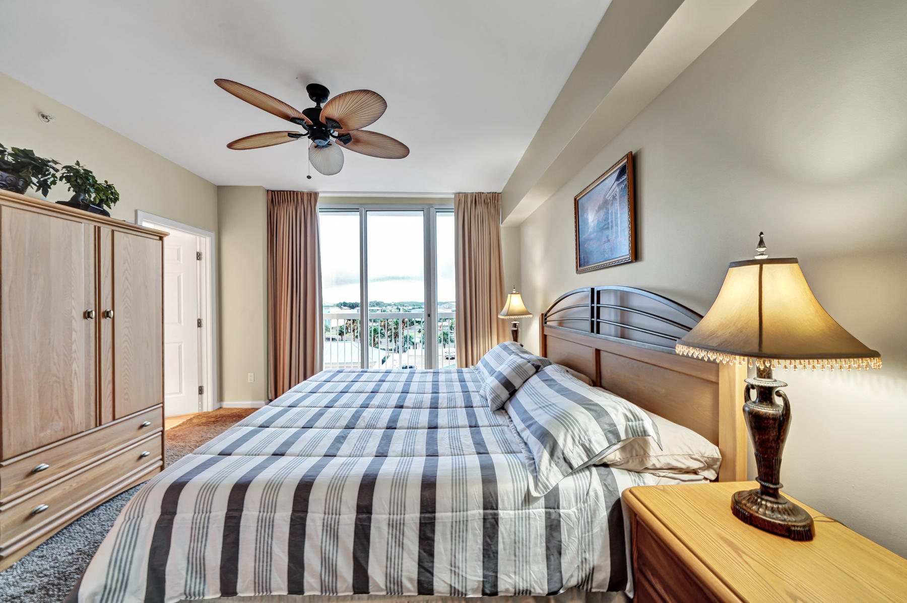 SILVER BEACH TOWERS - Residential