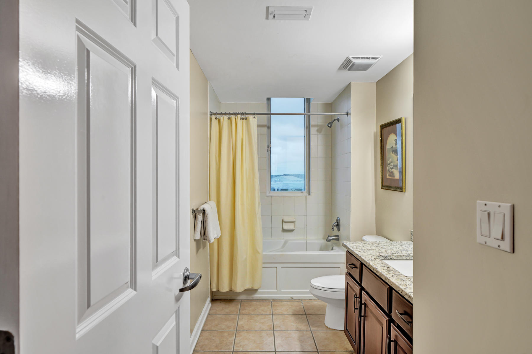 SILVER BEACH TOWERS - Residential