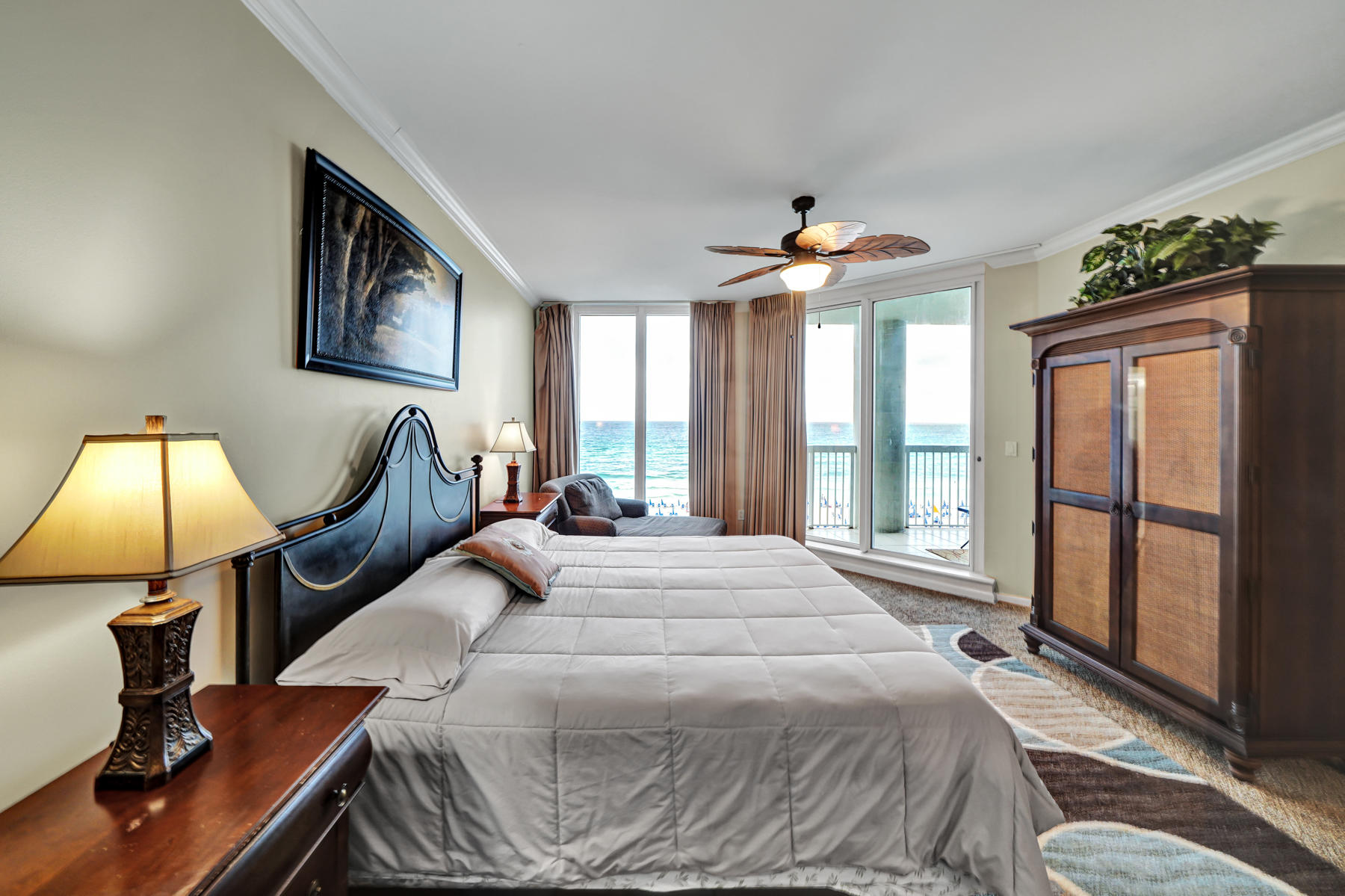 SILVER BEACH TOWERS - Residential