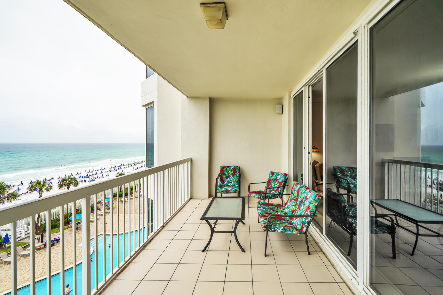 SILVER BEACH TOWERS - Residential