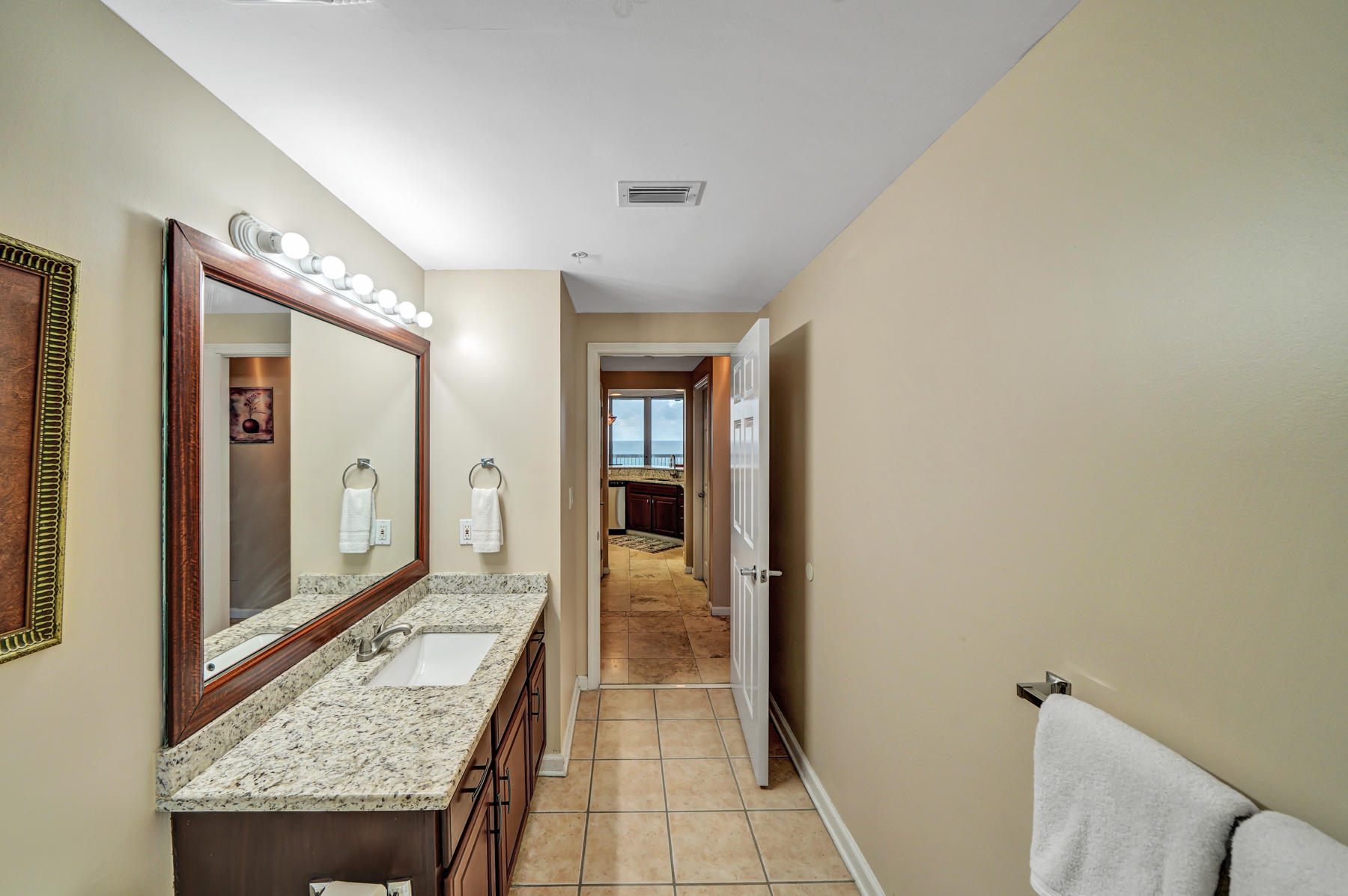 SILVER BEACH TOWERS - Residential