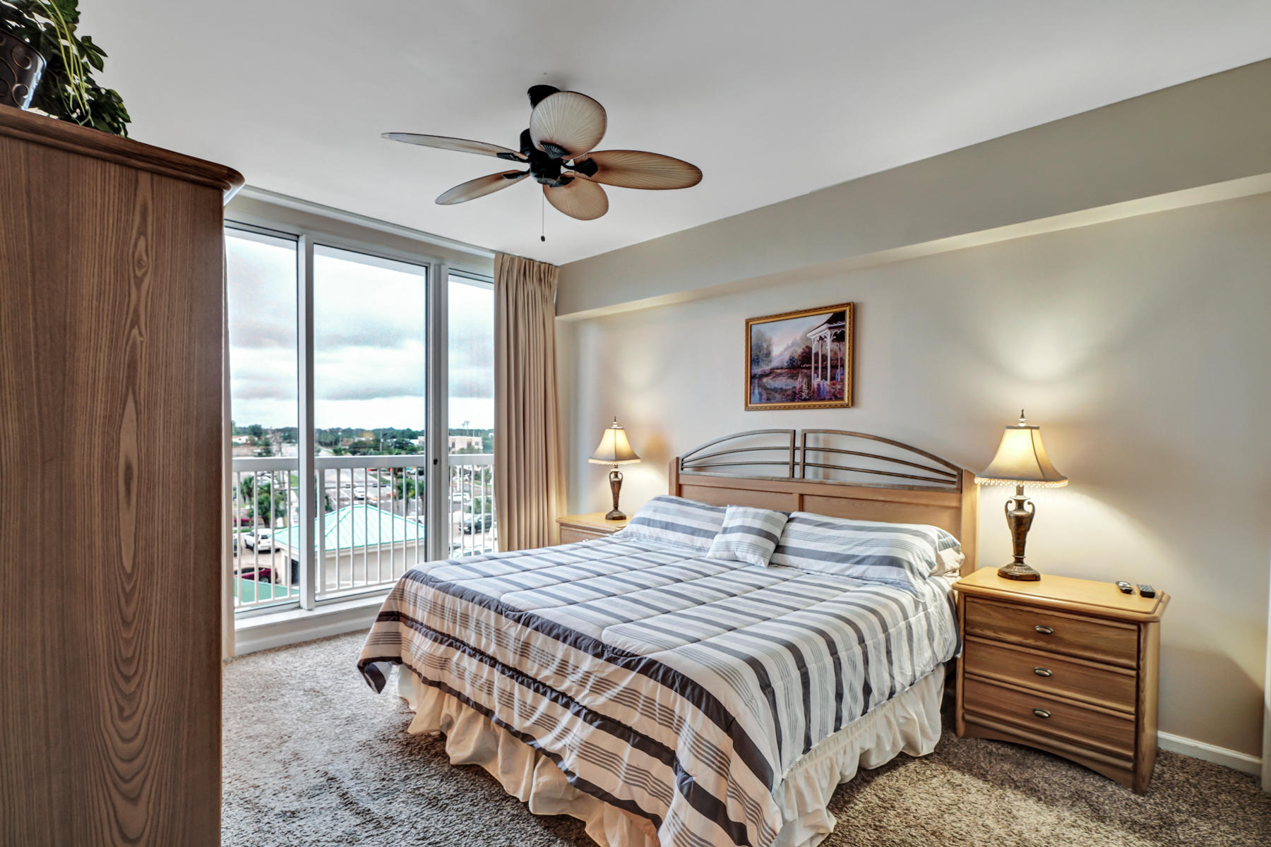 SILVER BEACH TOWERS - Residential