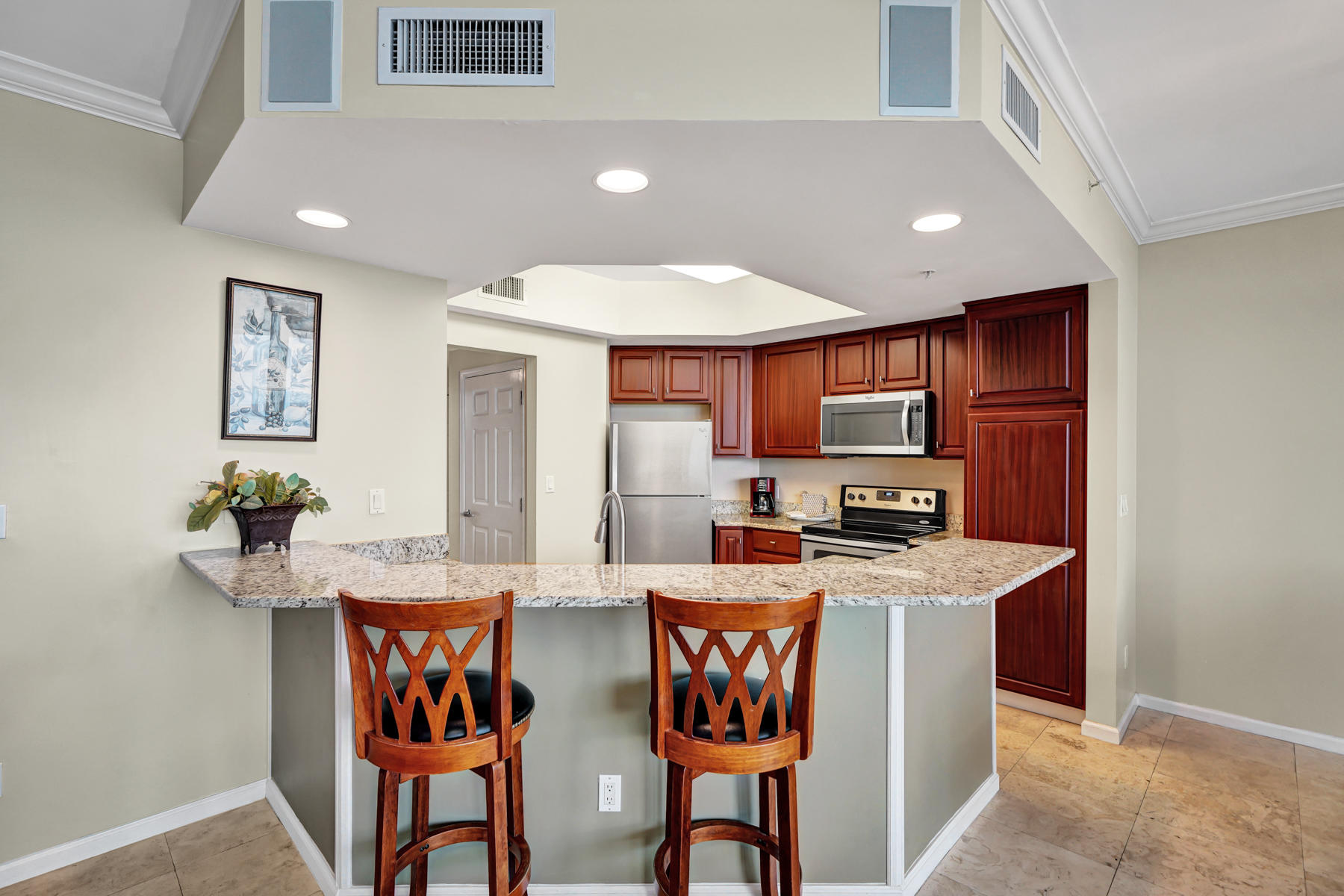 SILVER BEACH TOWERS - Residential