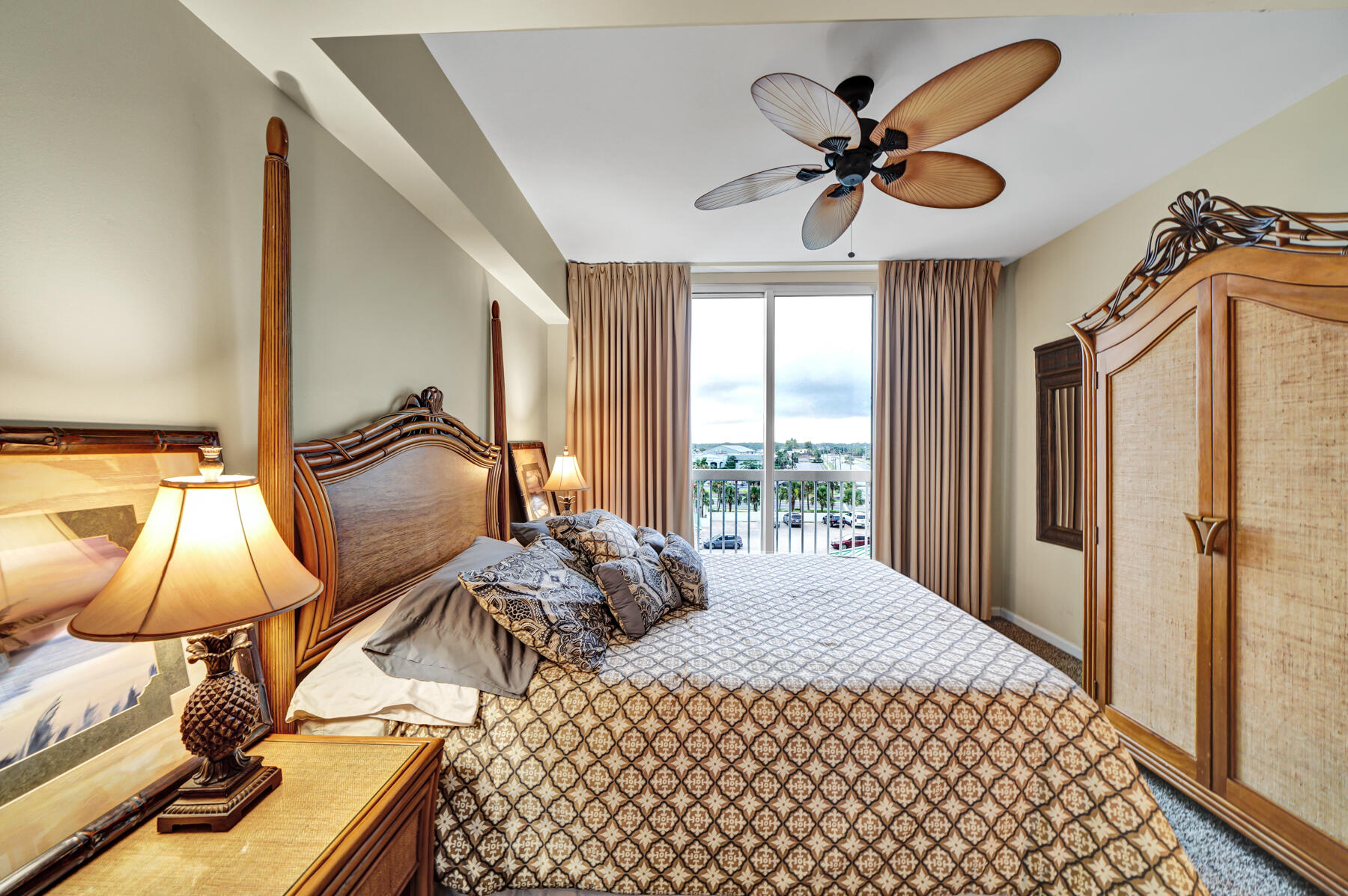 SILVER BEACH TOWERS - Residential