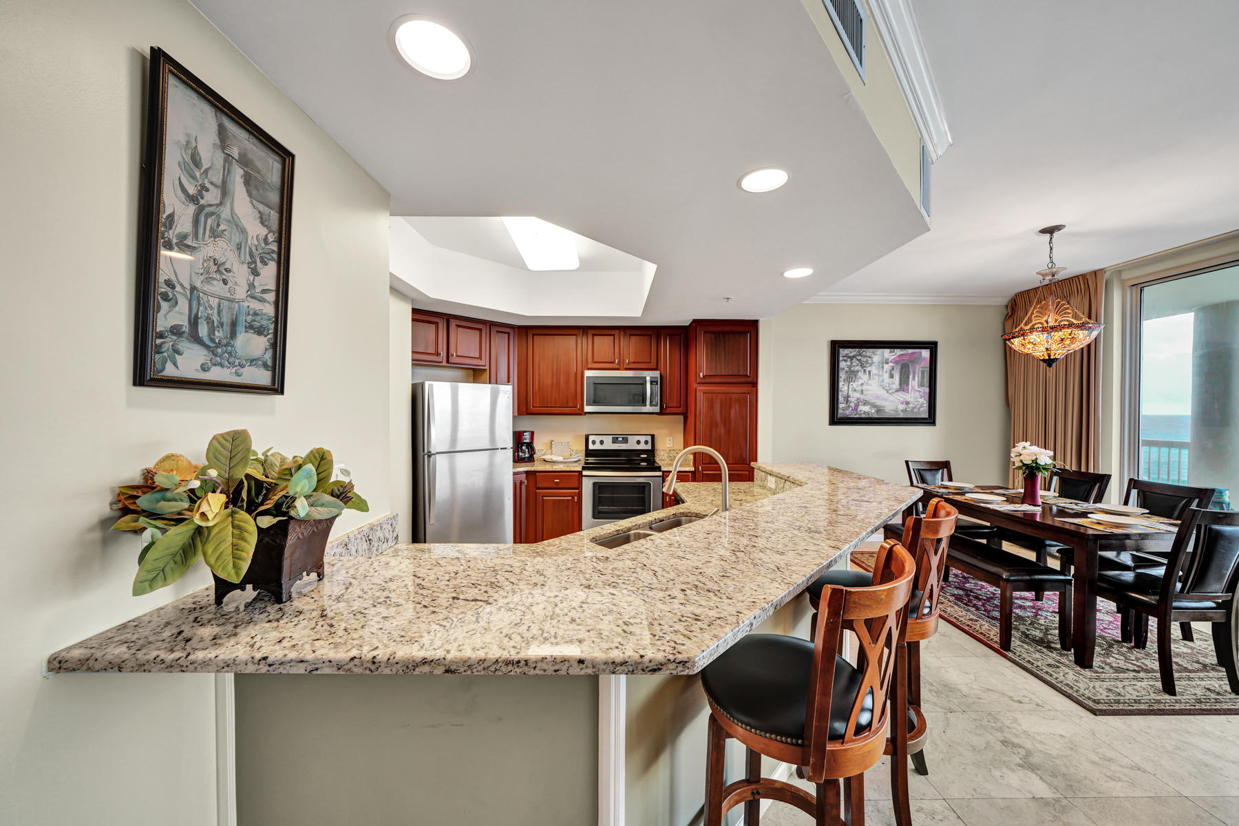 SILVER BEACH TOWERS - Residential